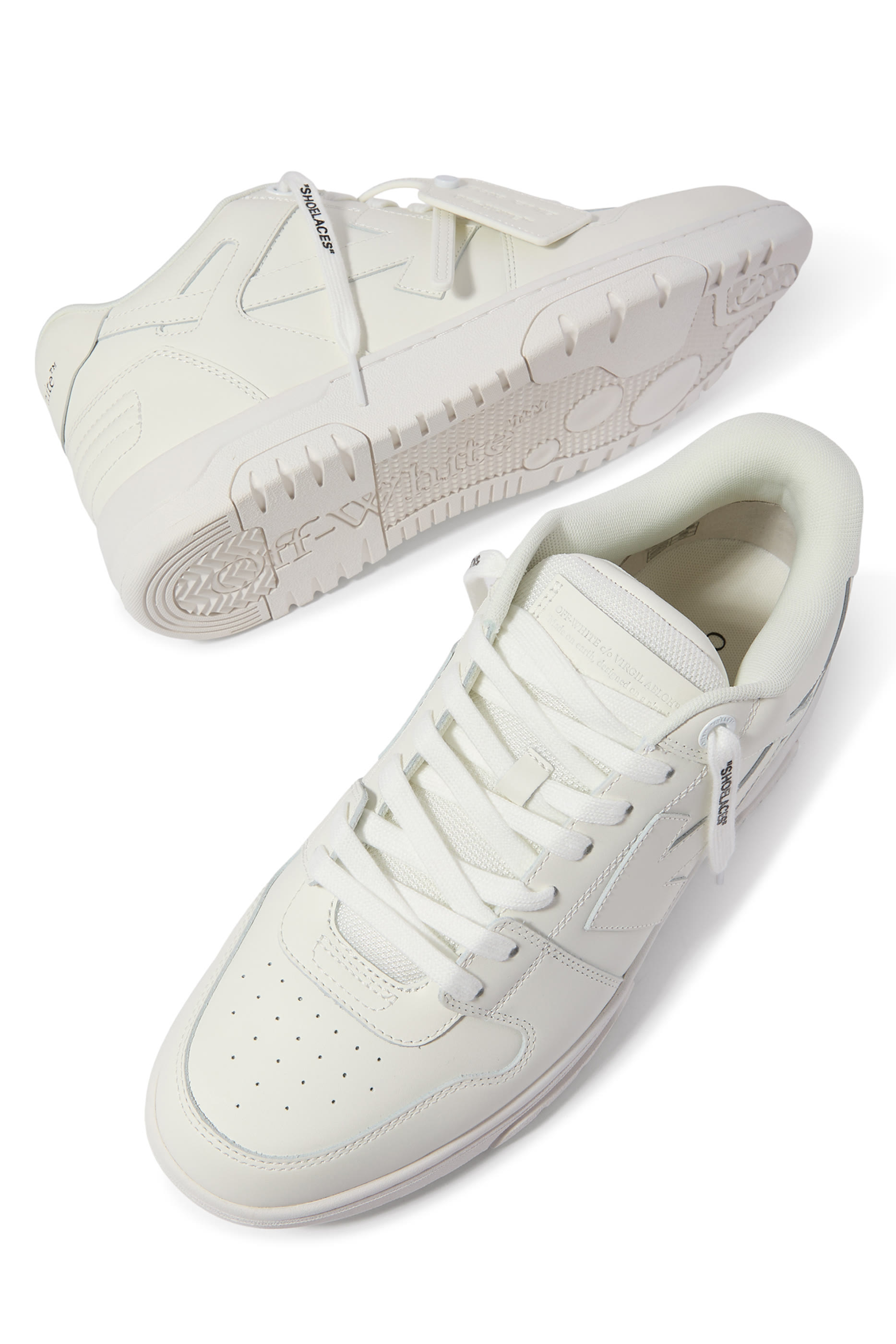 سنيكرز اوت اوف اوفيس