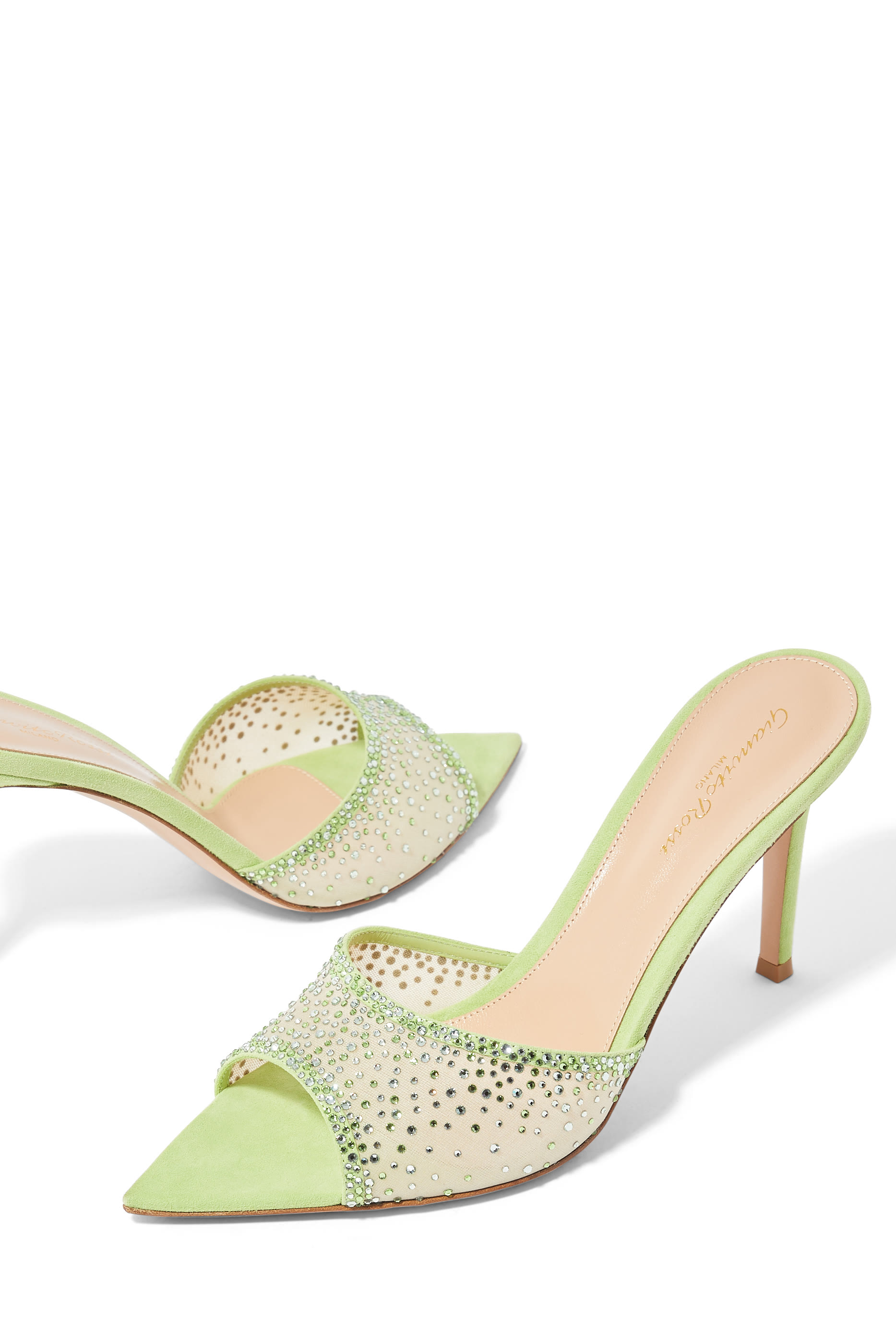 حذاء رانيا مفتوح من الخلف 85