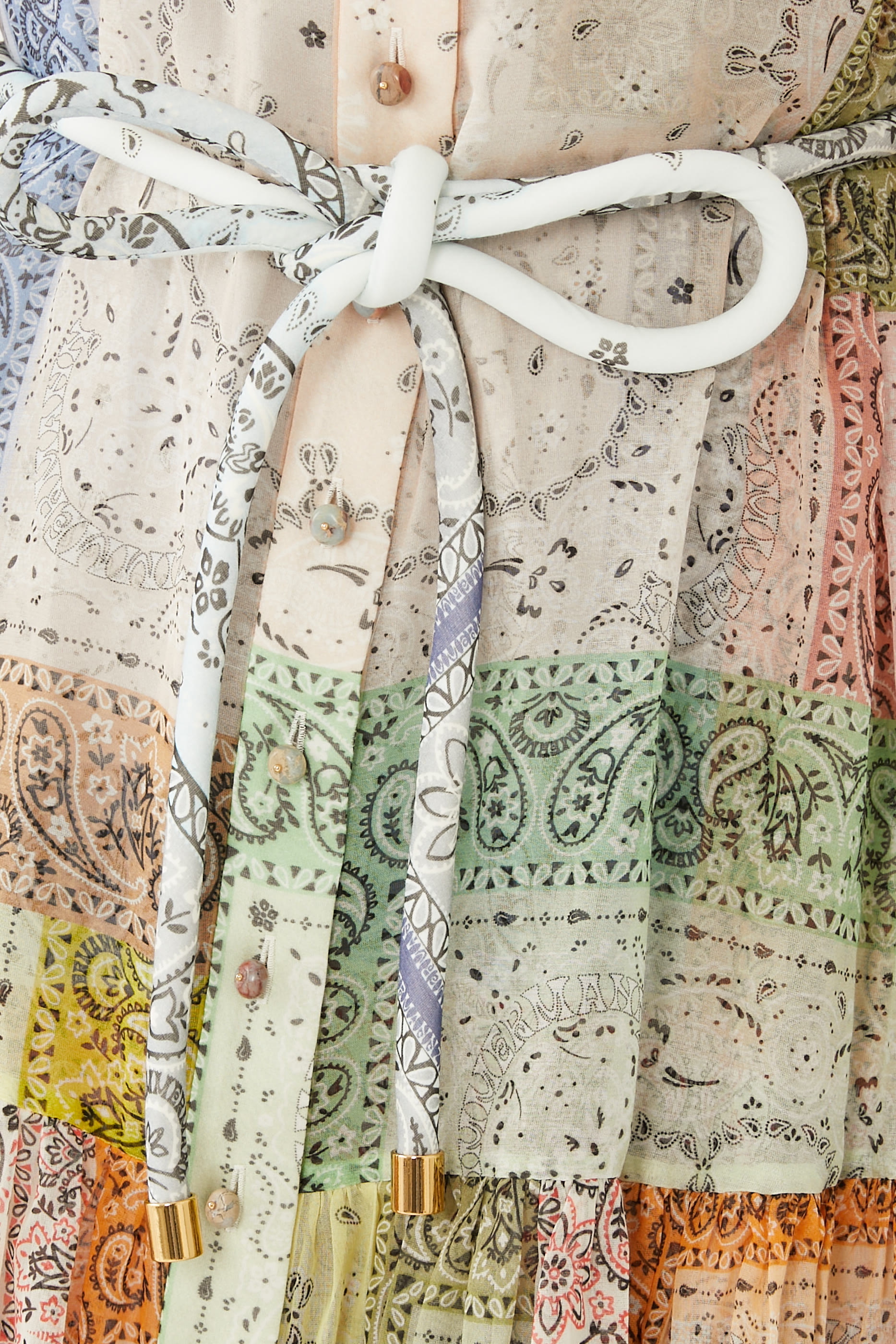 فستان ماتشميكر قصير بأكمام منفوخة