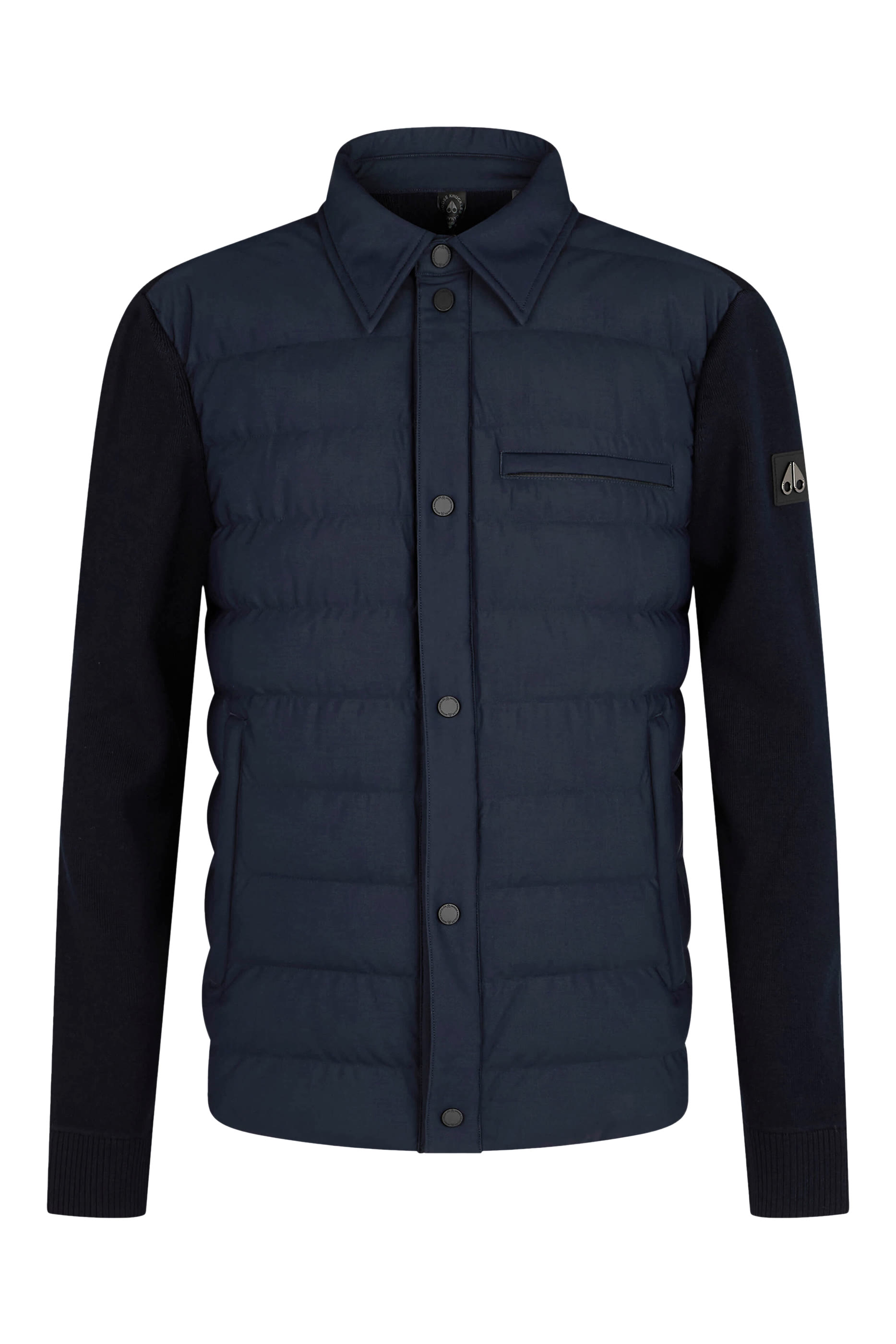 جاكيت بنقشة رخامية وتصميم قميص من خامات مختلفة