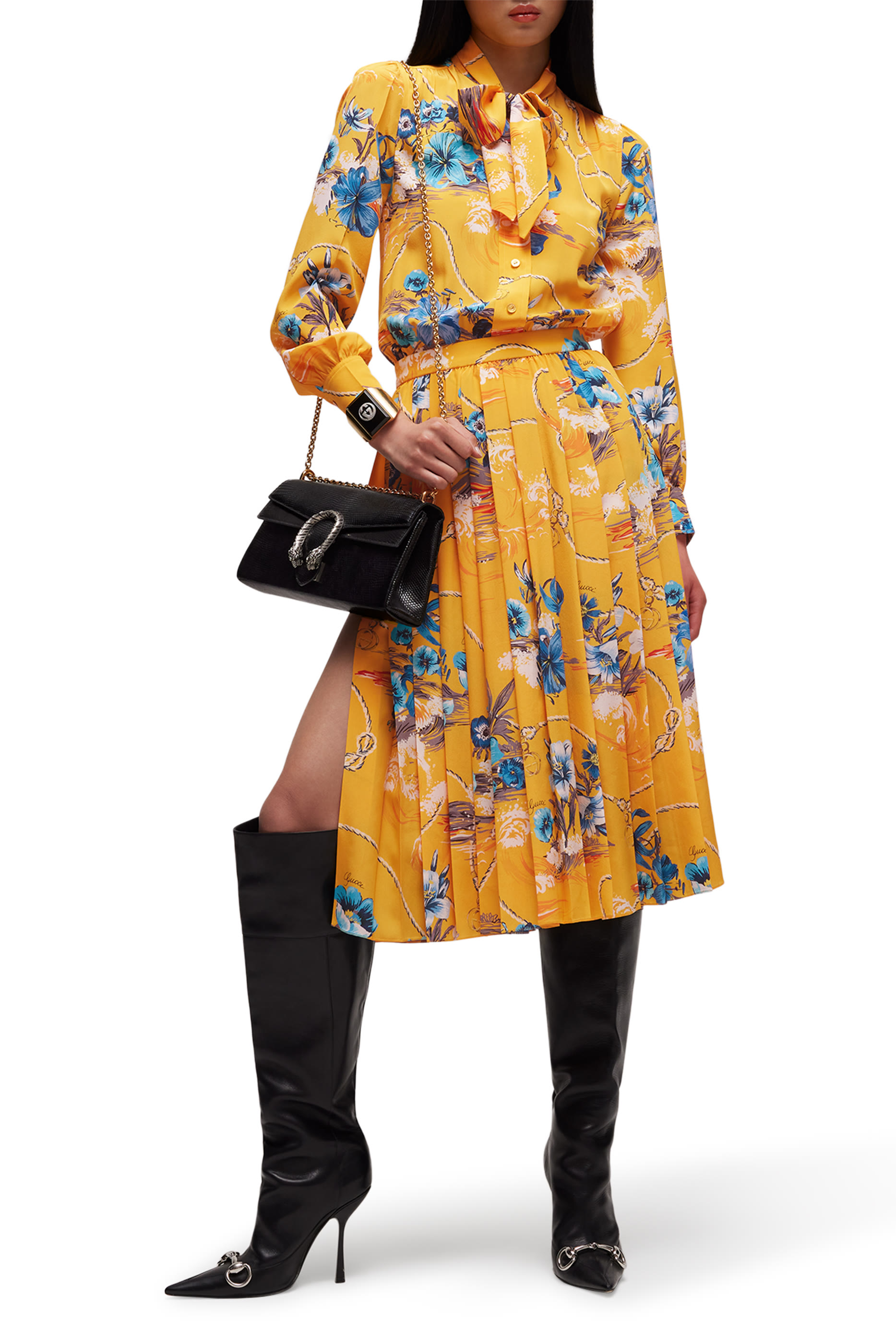 فستان بطبعة زهور