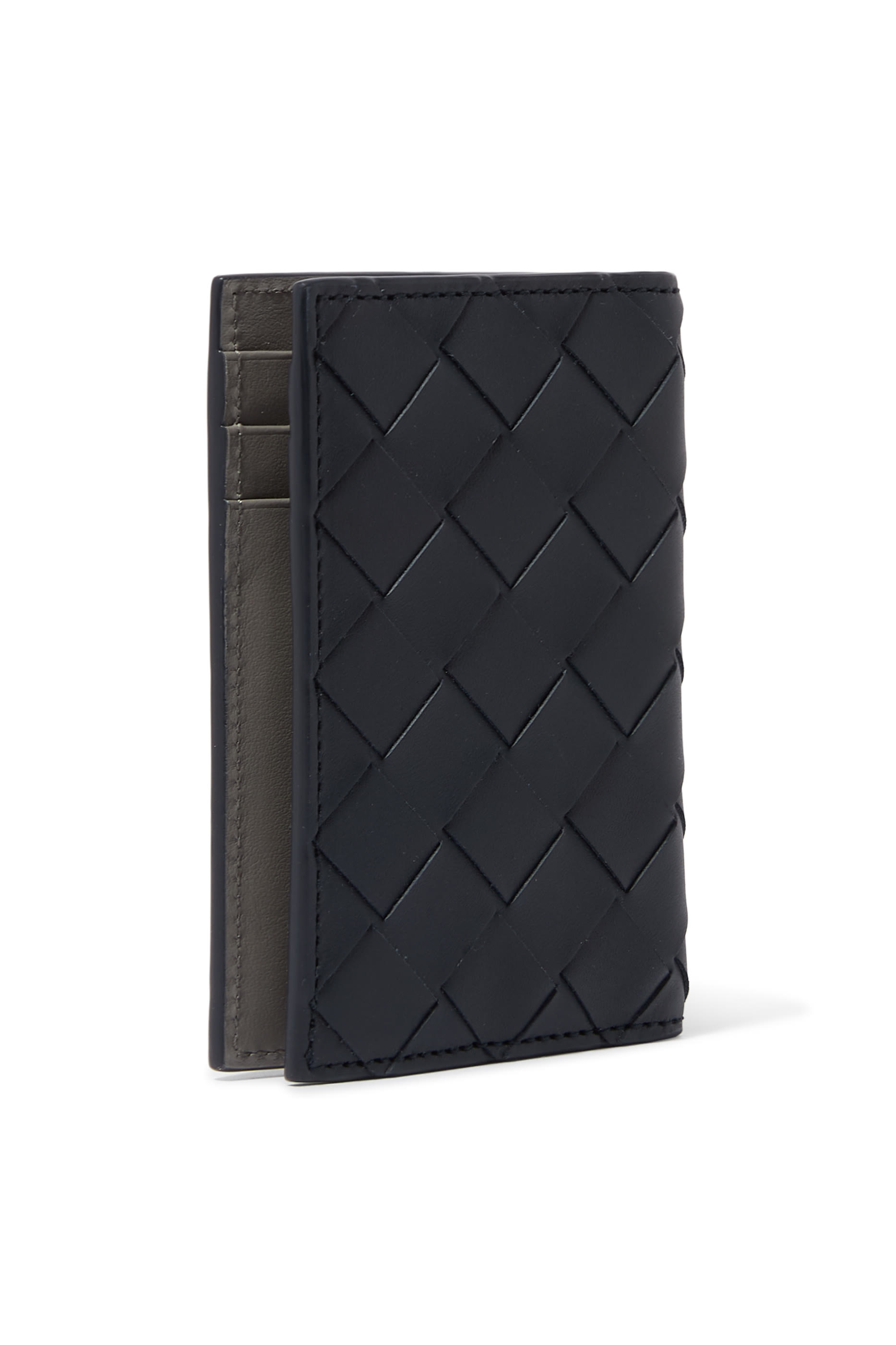 حافظة بطاقات ثنائية الطي بتصميم مجدول