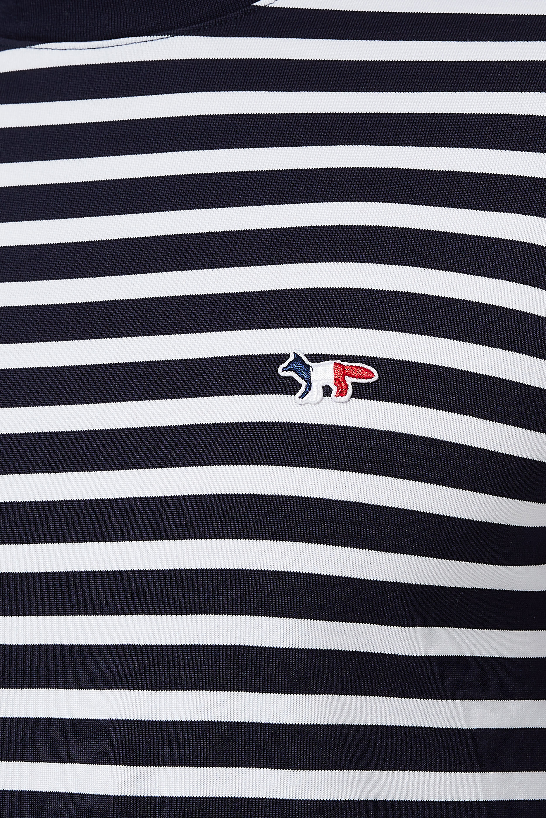 تي شيرت برقعة على شكل رأس ثعلب