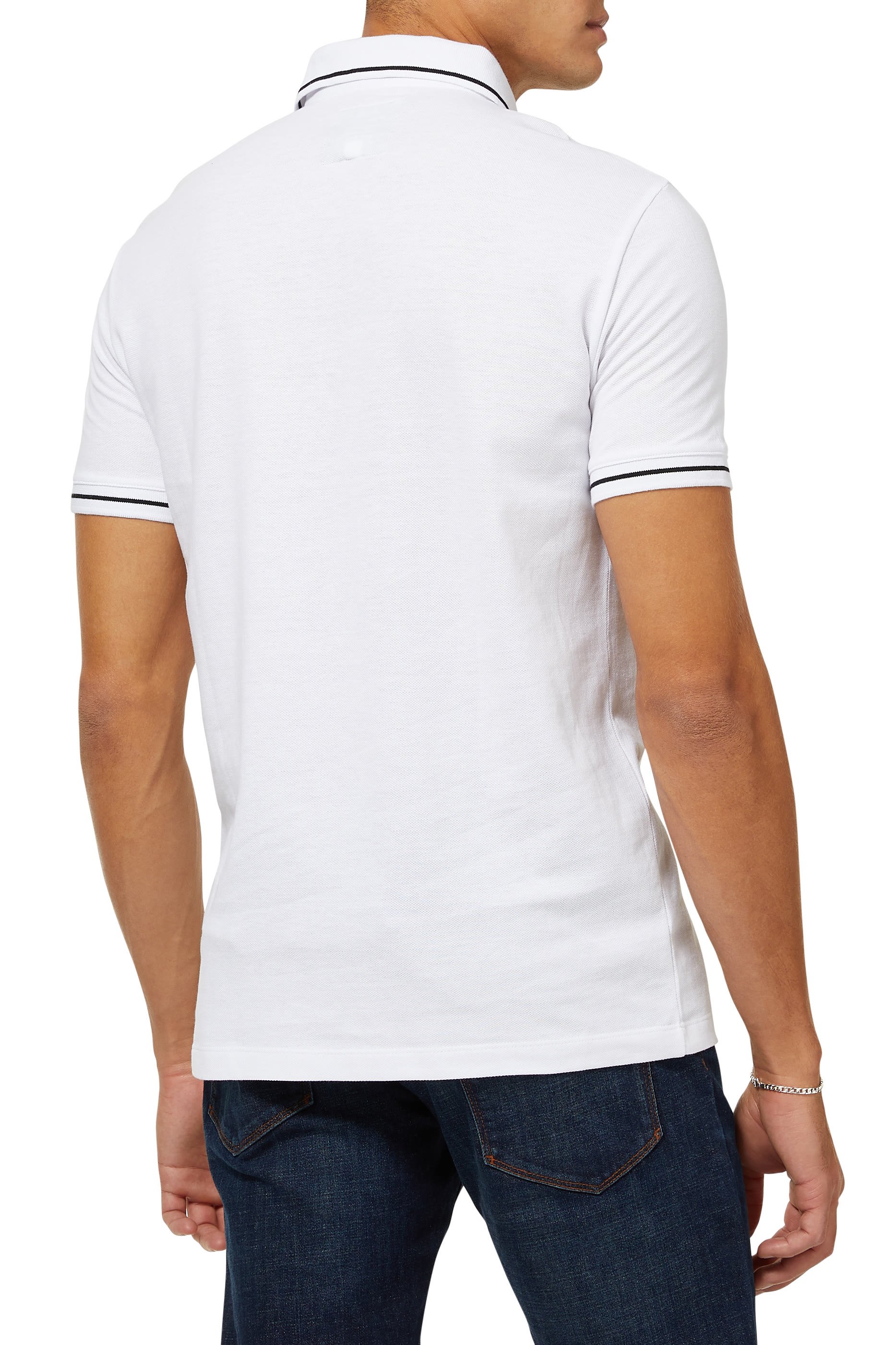 قميص بولو بطبعات شعار الماركة