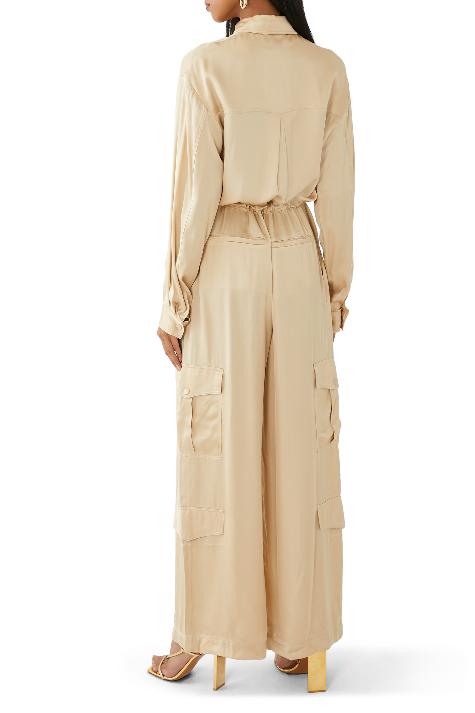 جمبسوت شاي بتصميم عملي برباط تضييق