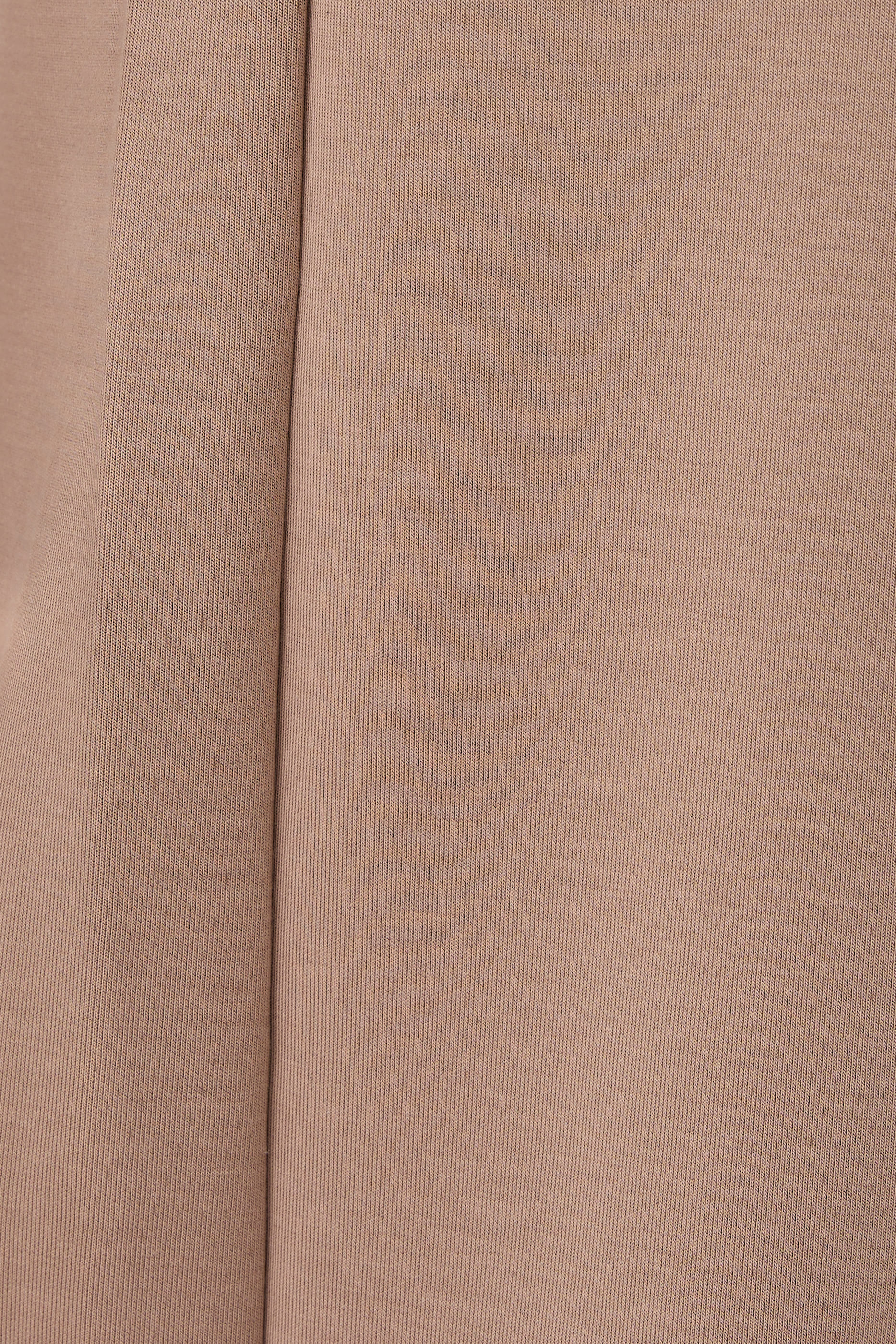 بنطال بقصة ساق واسعة