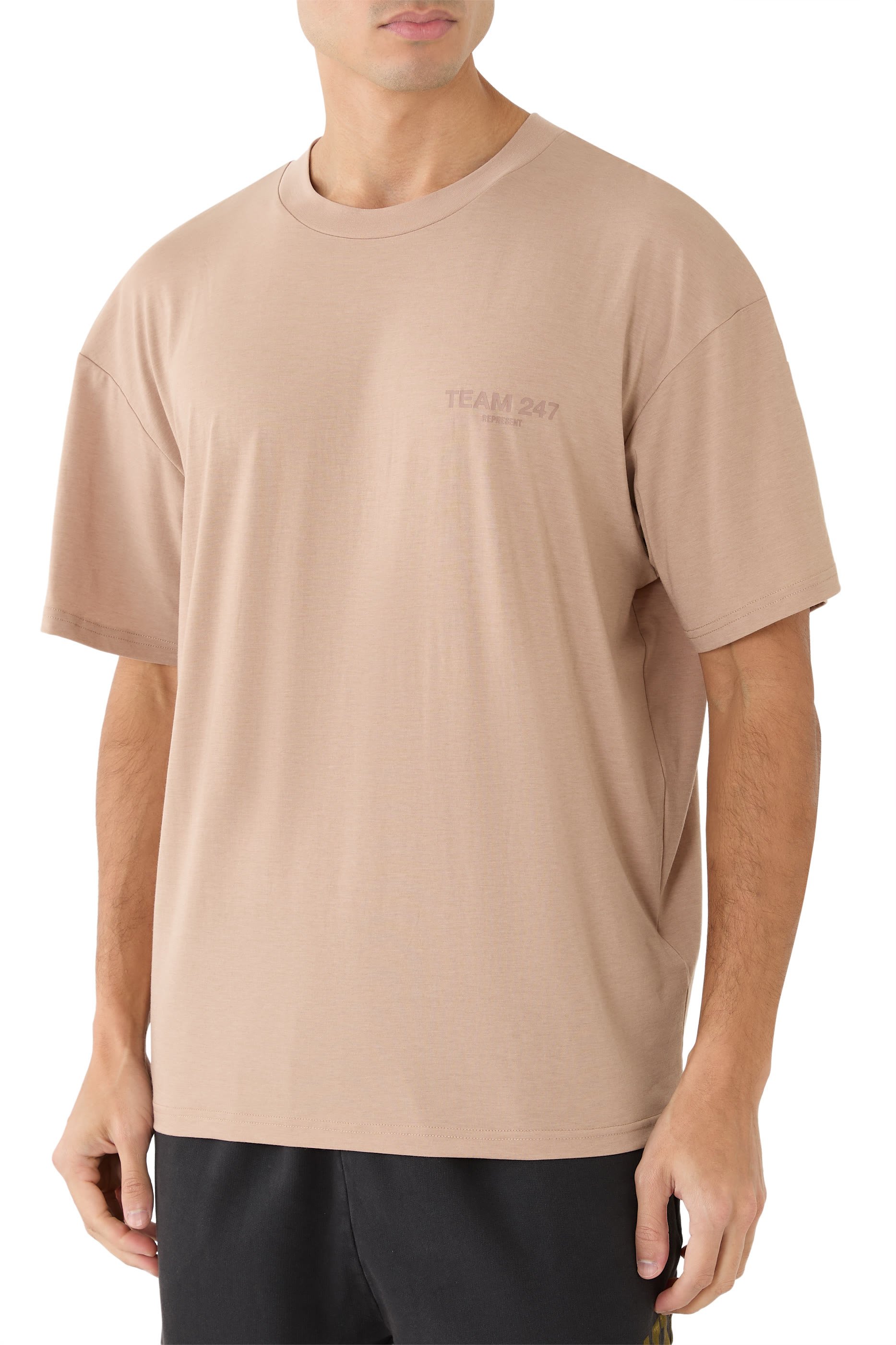 تيشيرت بقصة فضفاضة ونقشة تيم 247