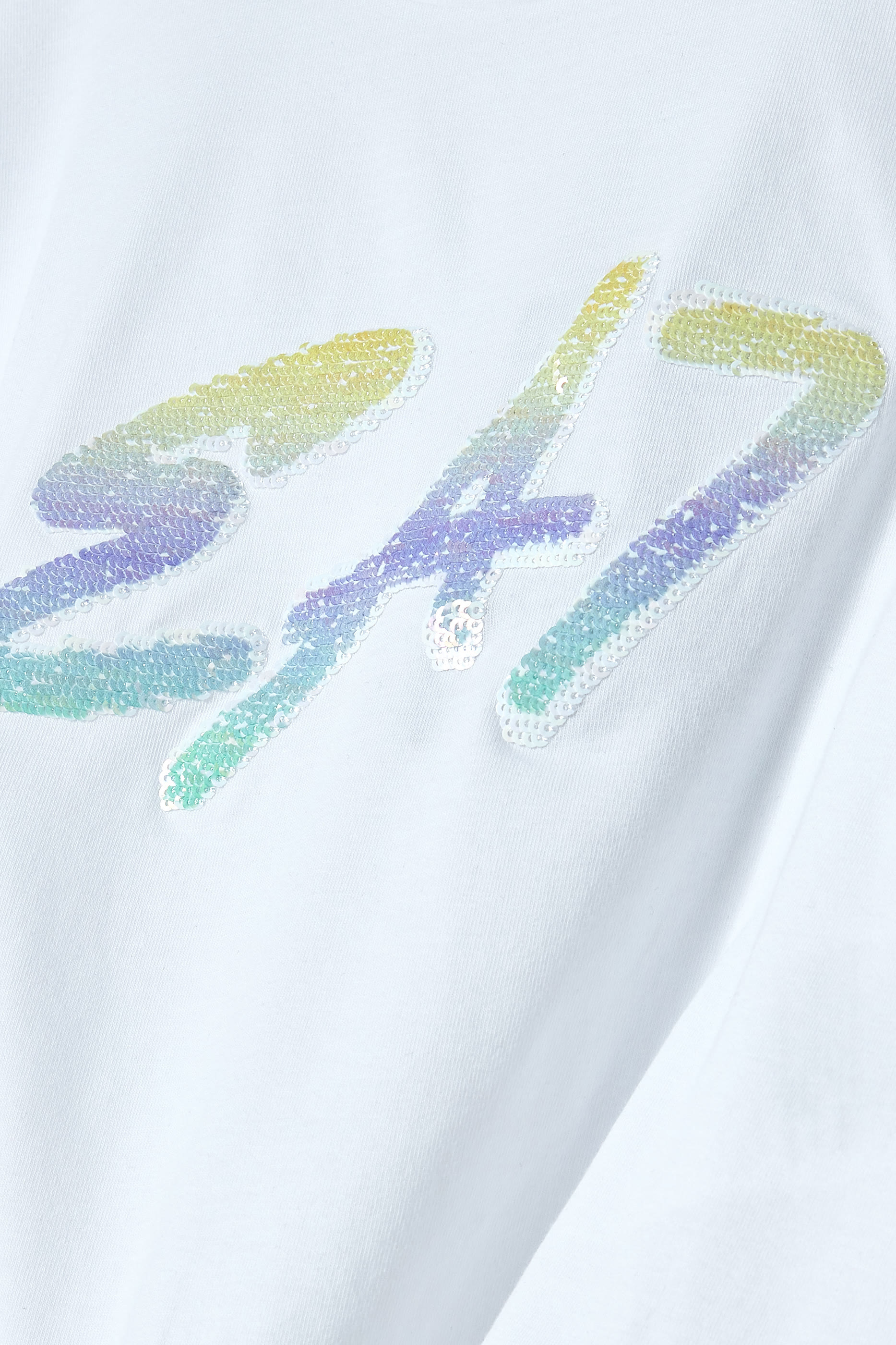 تيشيرت بشعار الماركة للأطفال