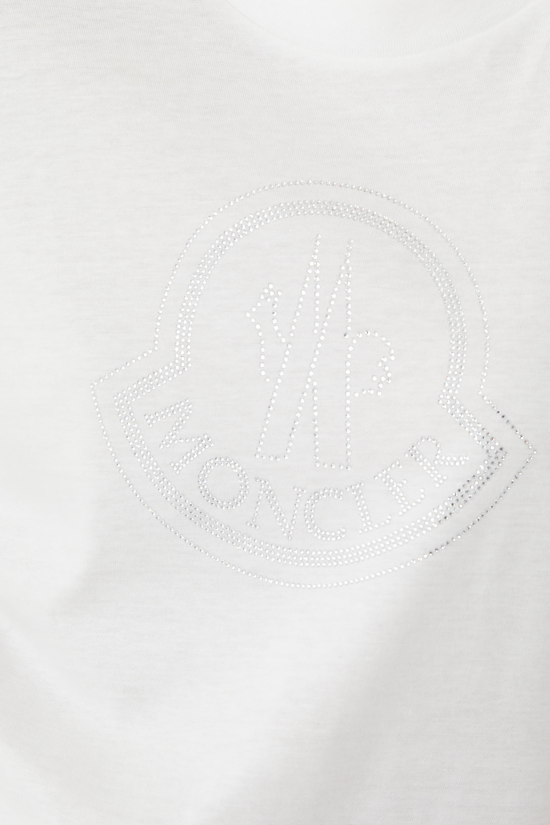 تيشيرت بأكمام قصيرة وشعار الماركة