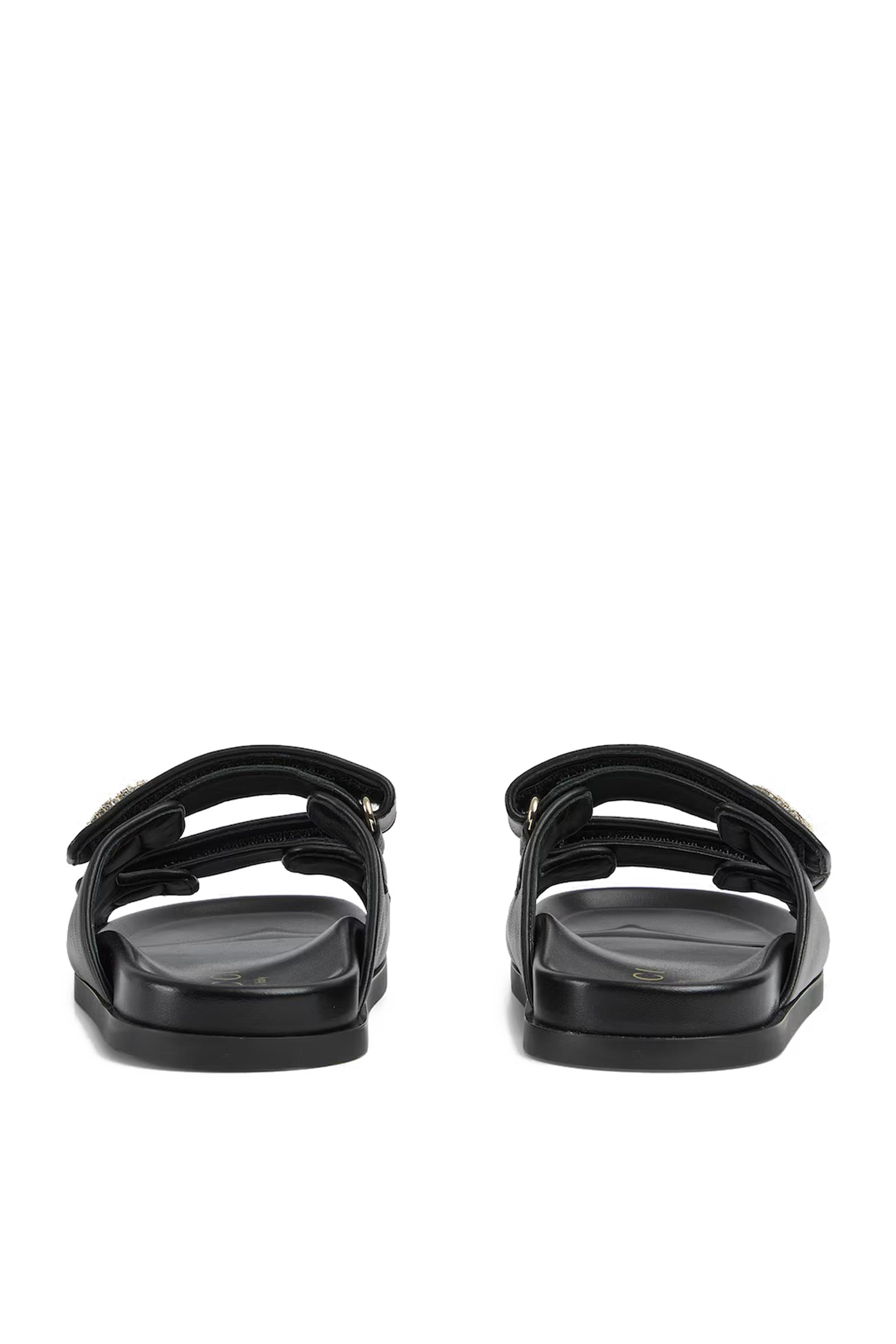 صندل بشعار الماركة مزدوج