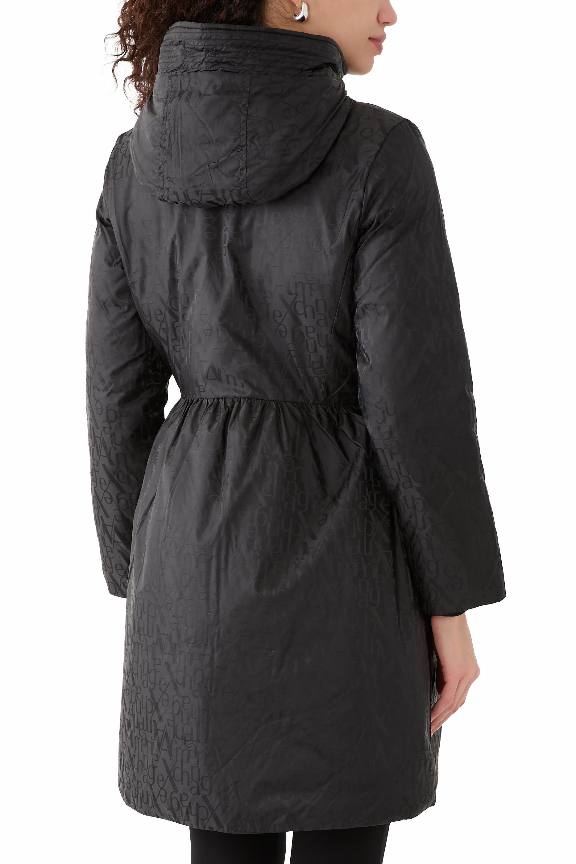 جاكيت بشعار الماركة نايلون جاكار