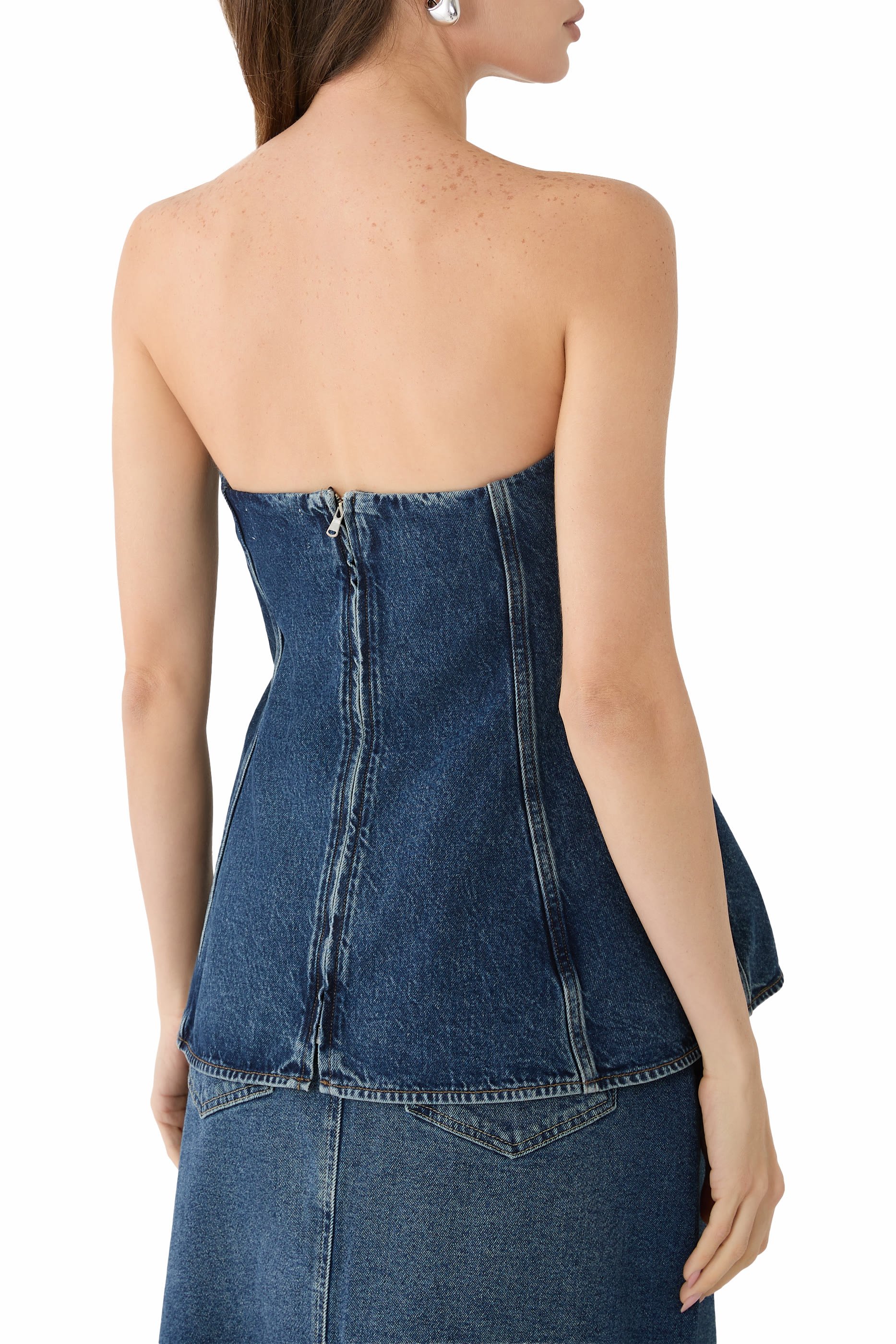 كورسيه لارا