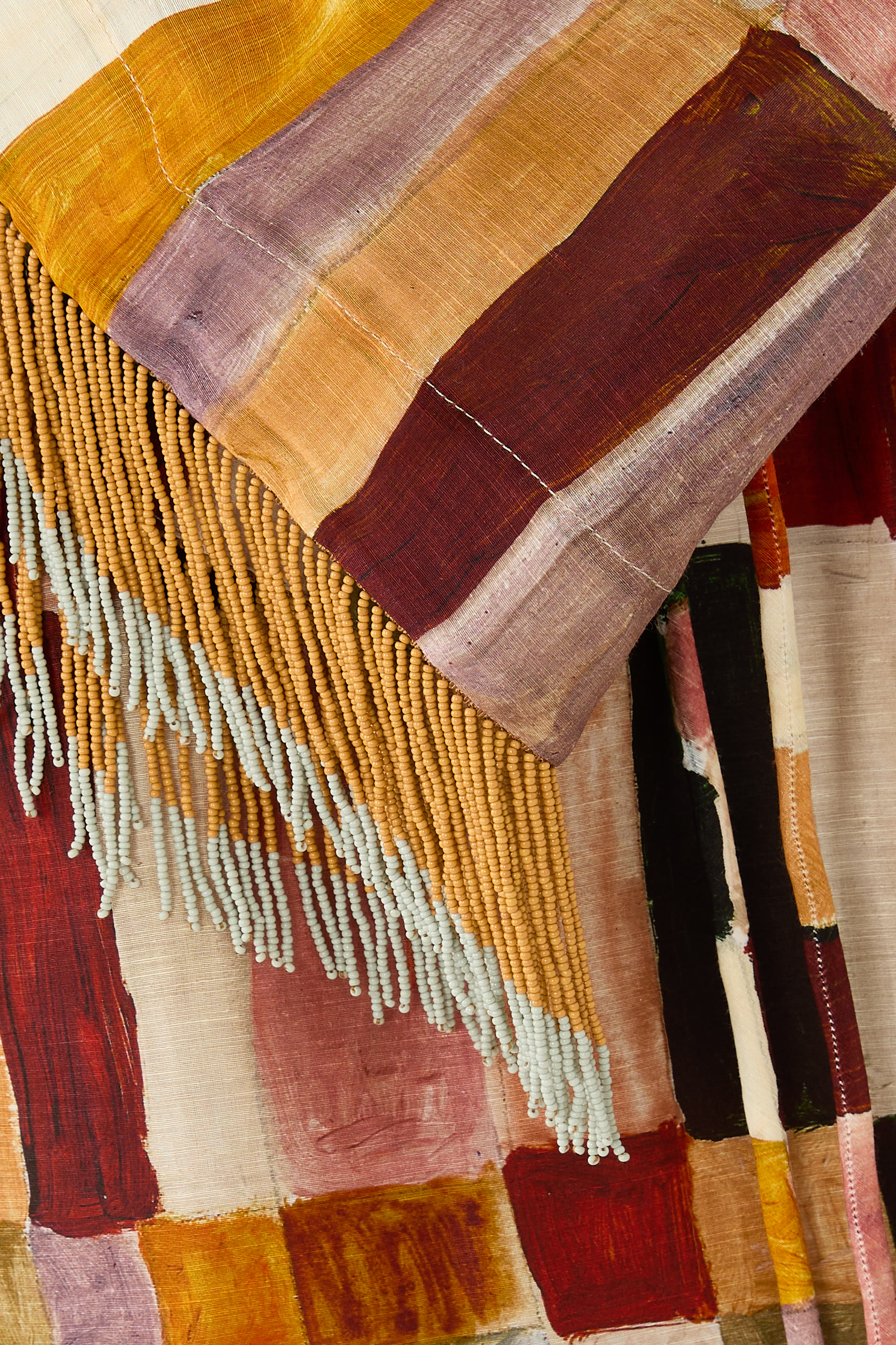 فستان مارجوريل متوسط الطول بياقة عالية