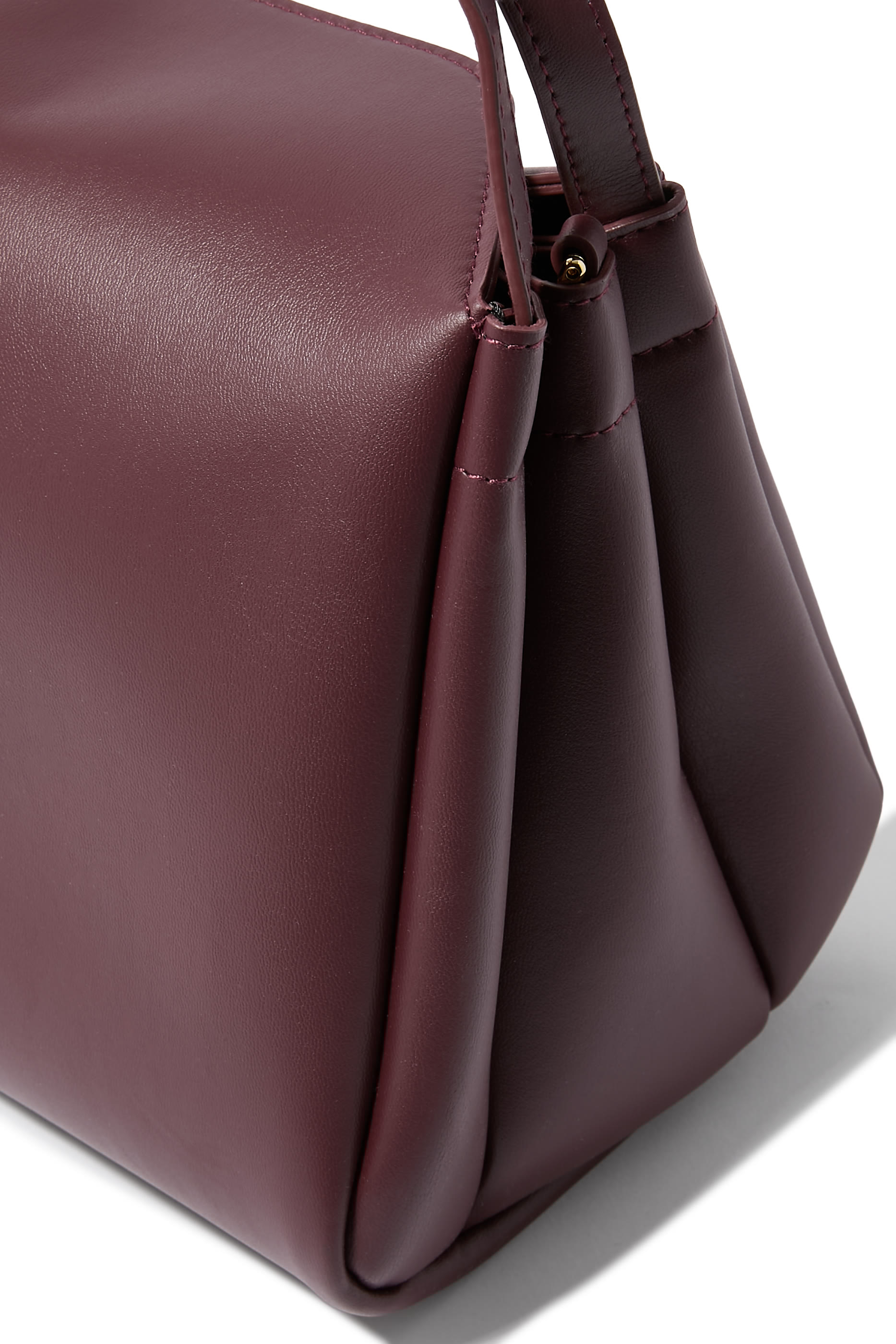 حقيبة يودورا