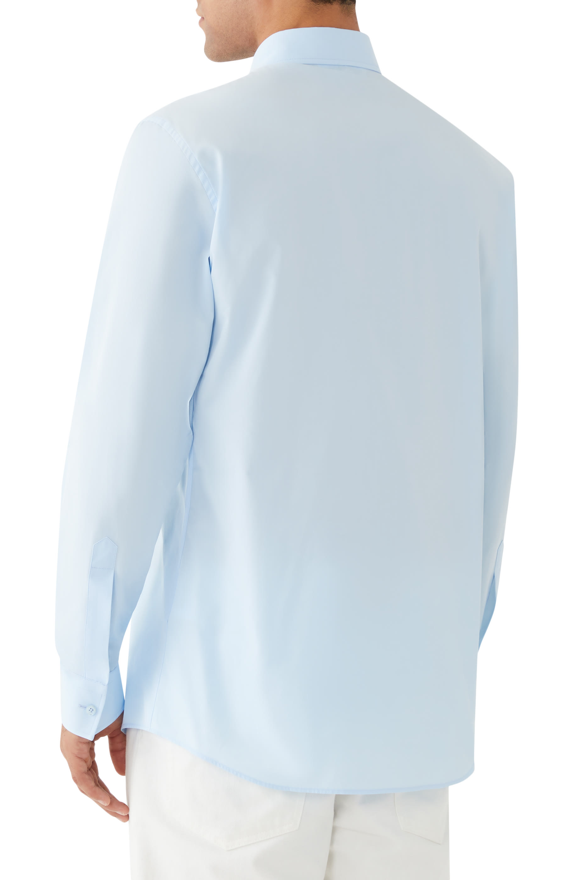 قميص بغصني أوراق الغار