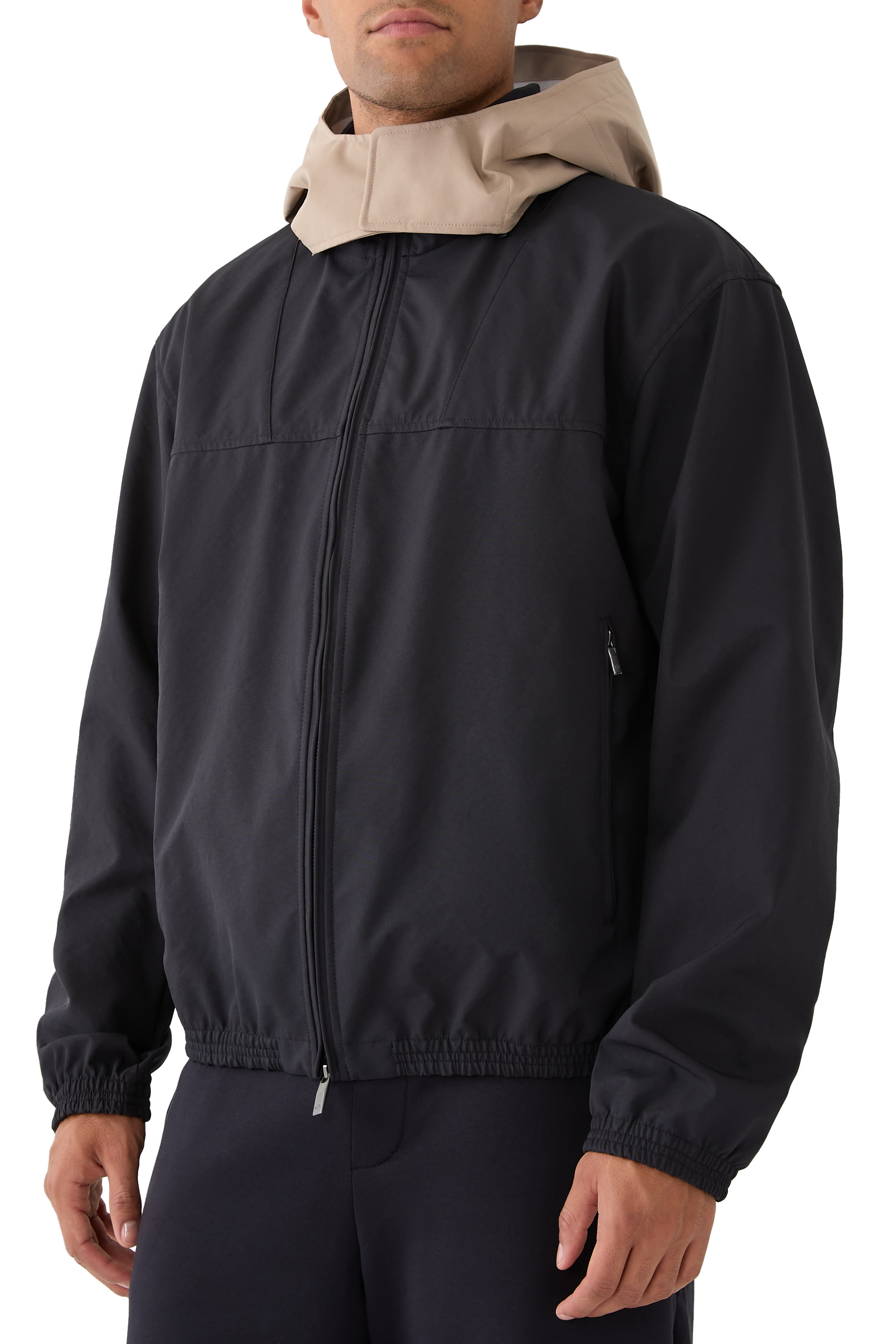 جاكيت فضفاض بشعار الماركة