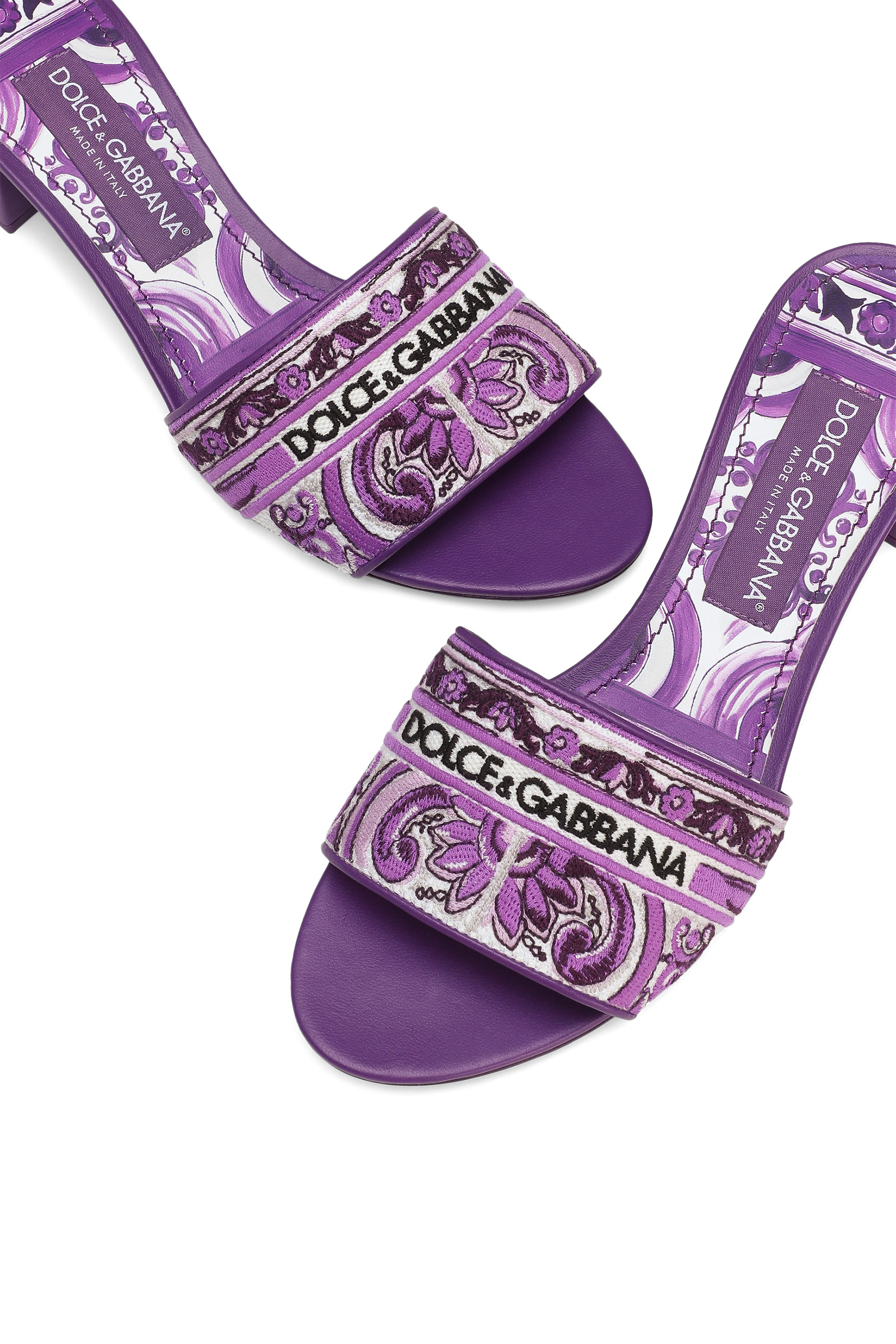 حذاء مفتوح من الخلف 60 بنقشة مايوليكا