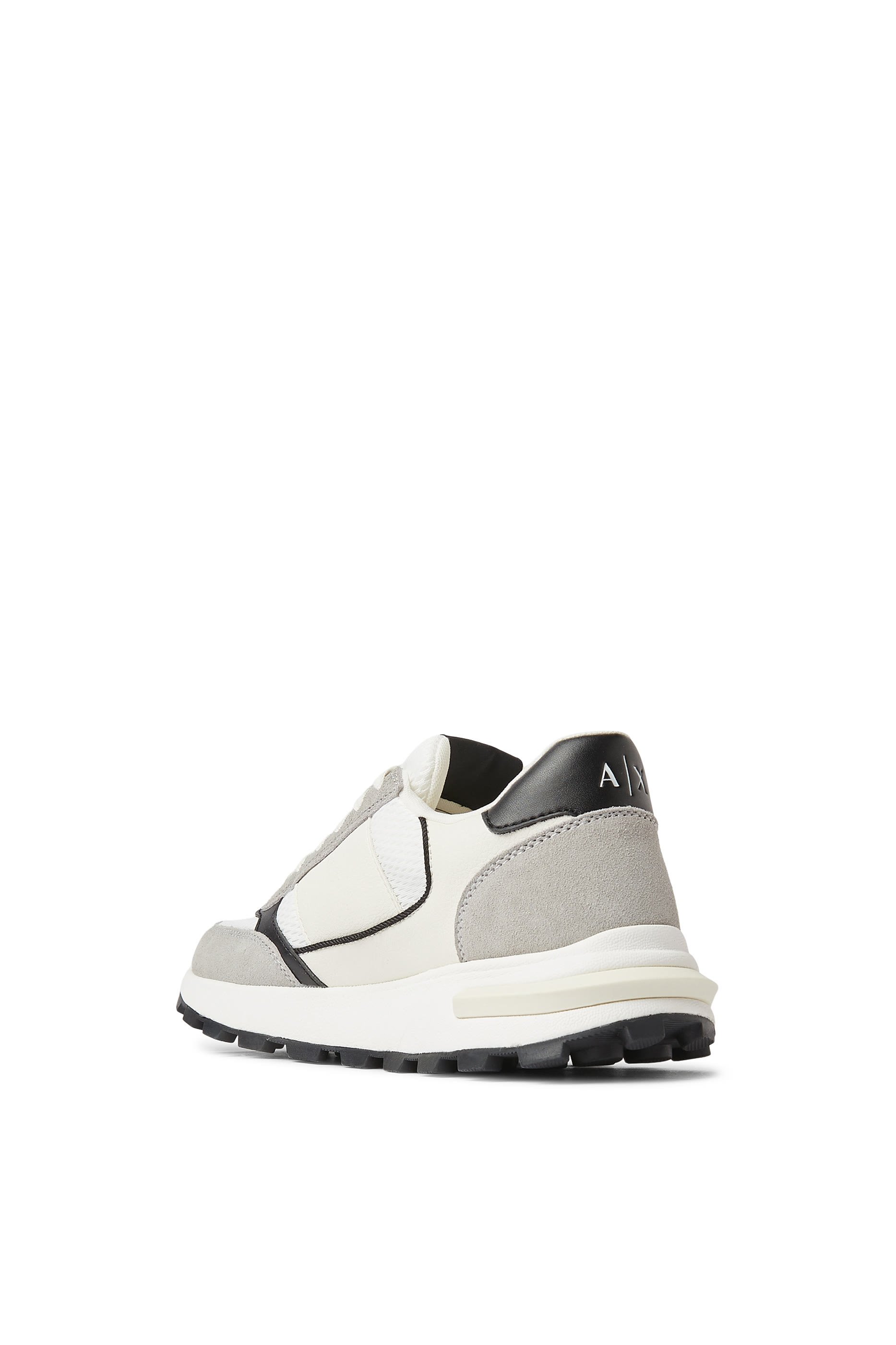 سنيكرز بشعار الماركة قماش معالج