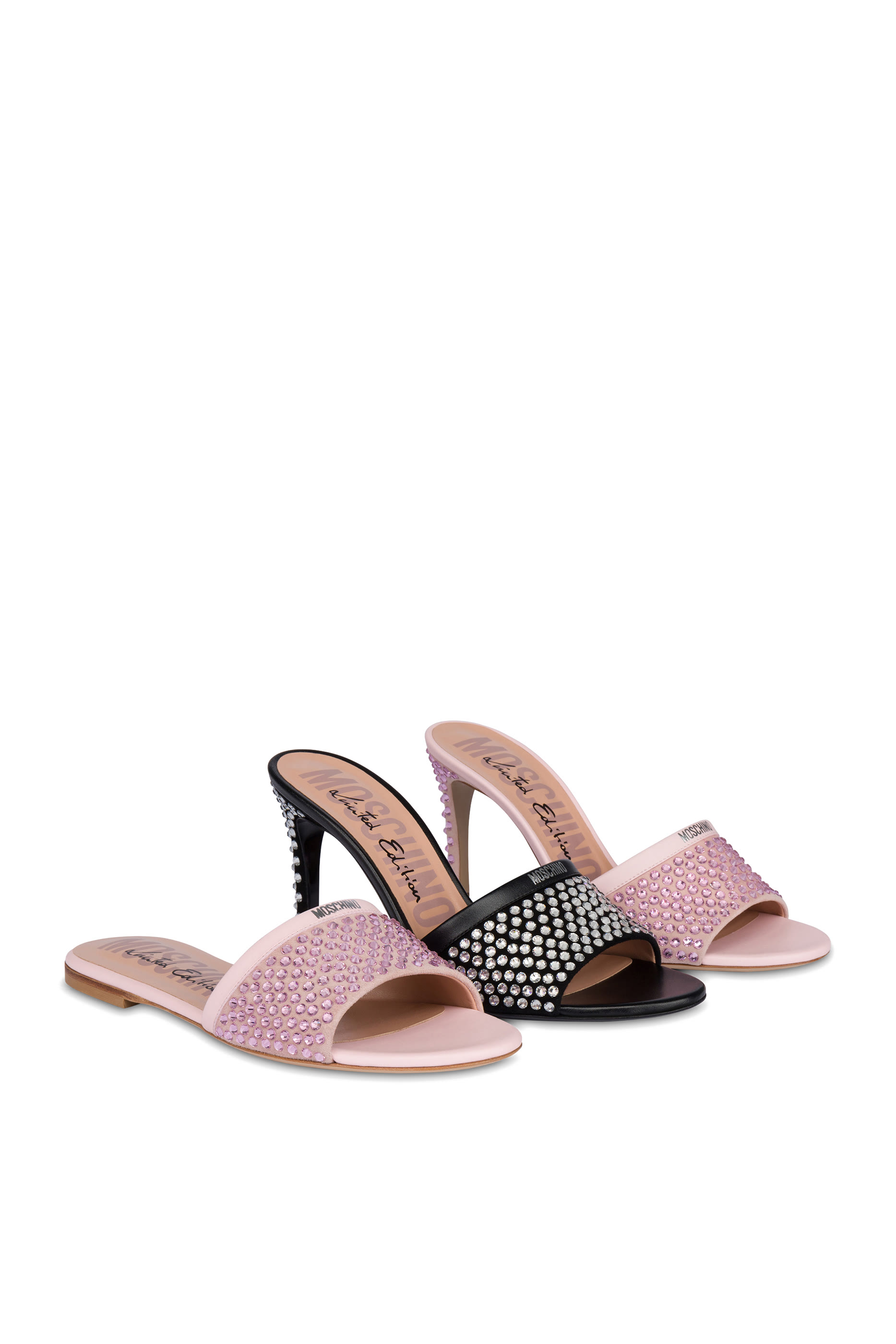 حذاء مفتوح مرصع بالكريستال بإصدار محدود