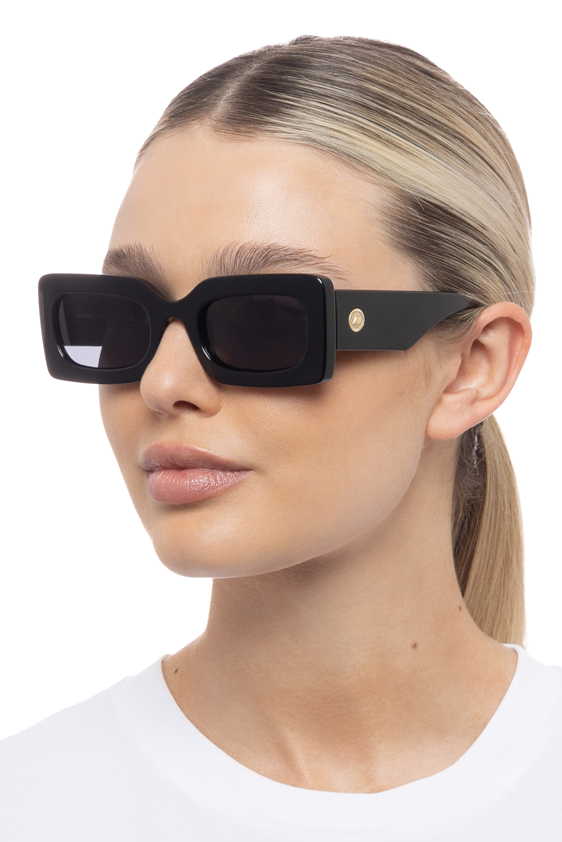 نظارة شمسية او دام