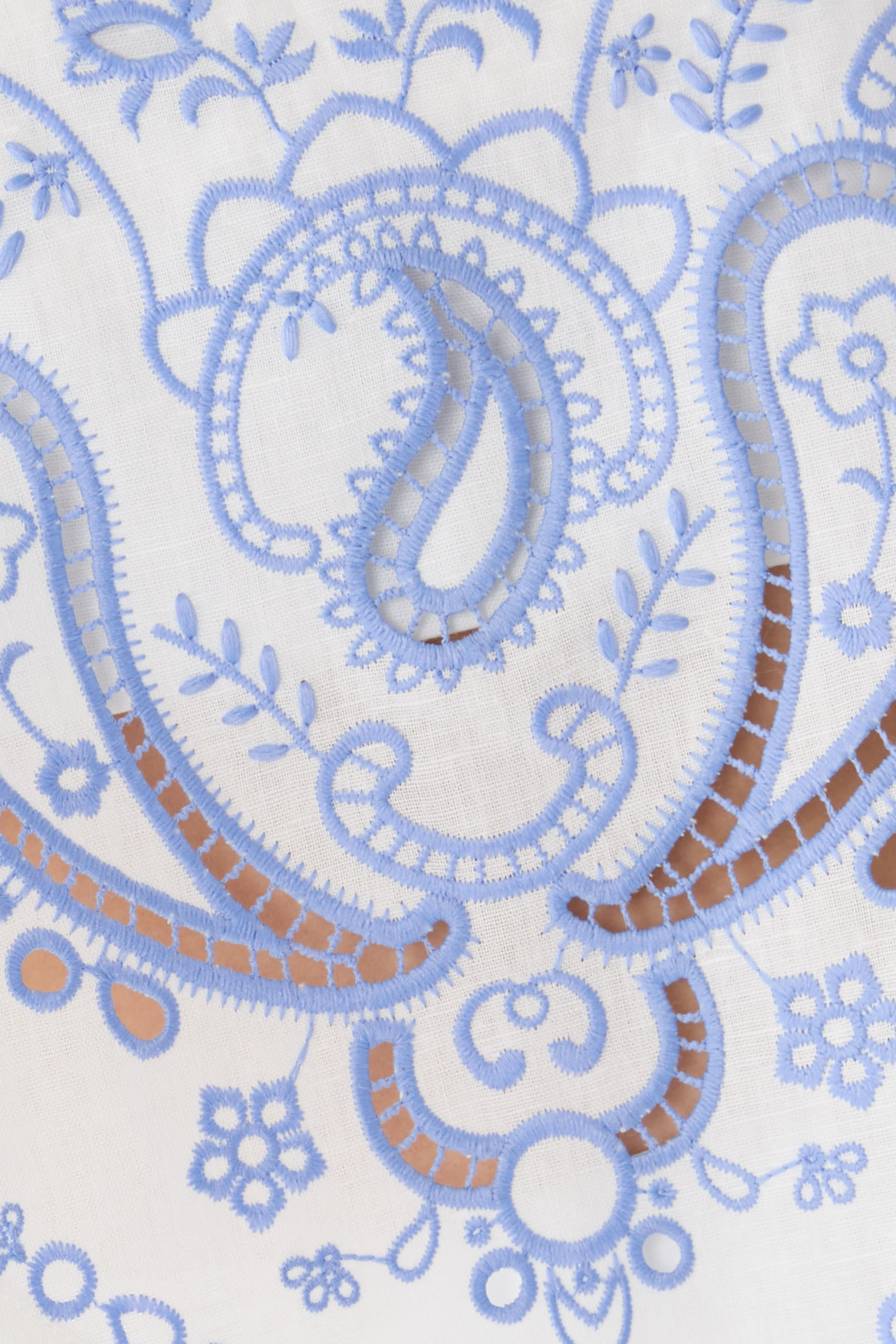 بلوزة مطرزة كتان