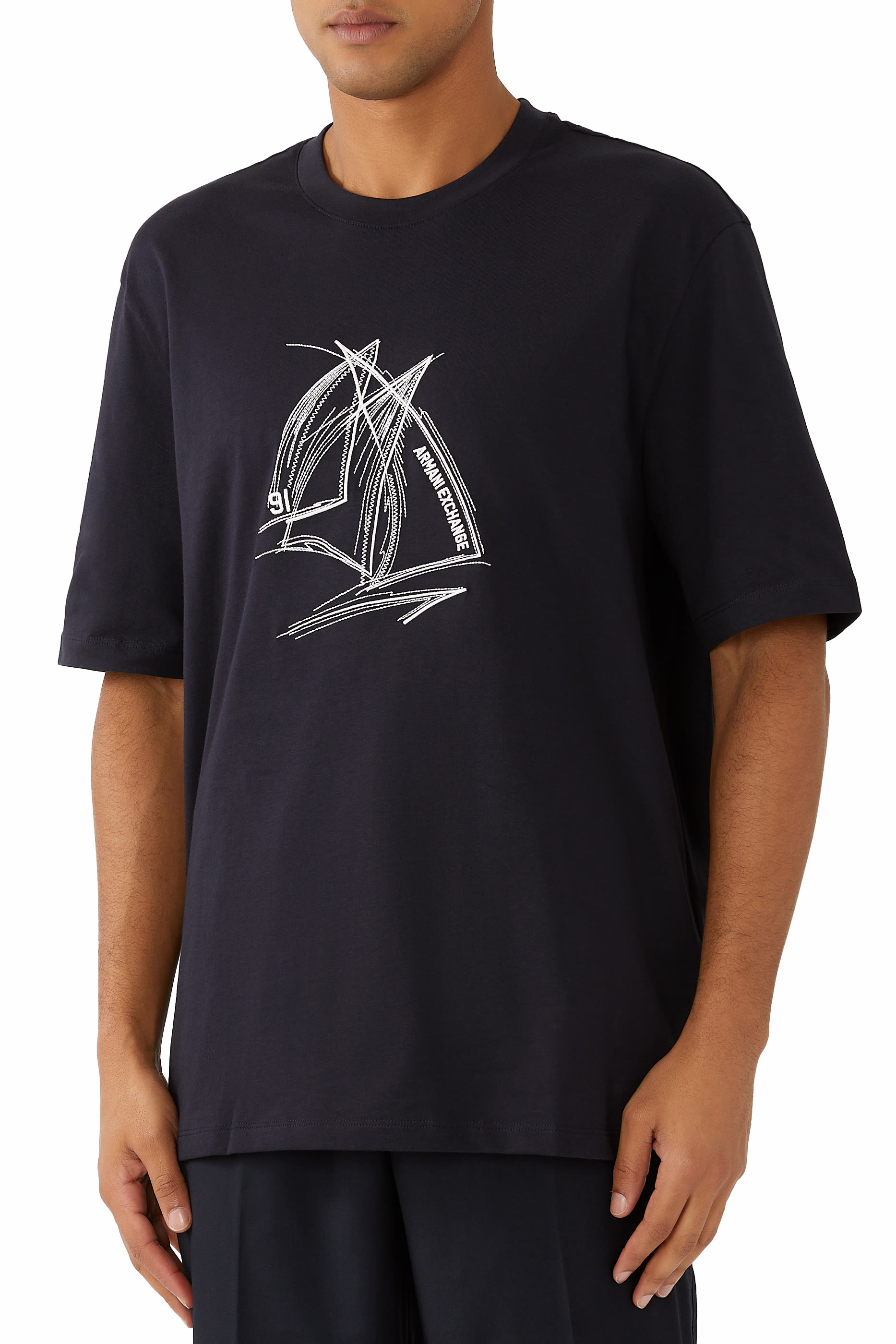 تيشيرت بأكمام قصيرة