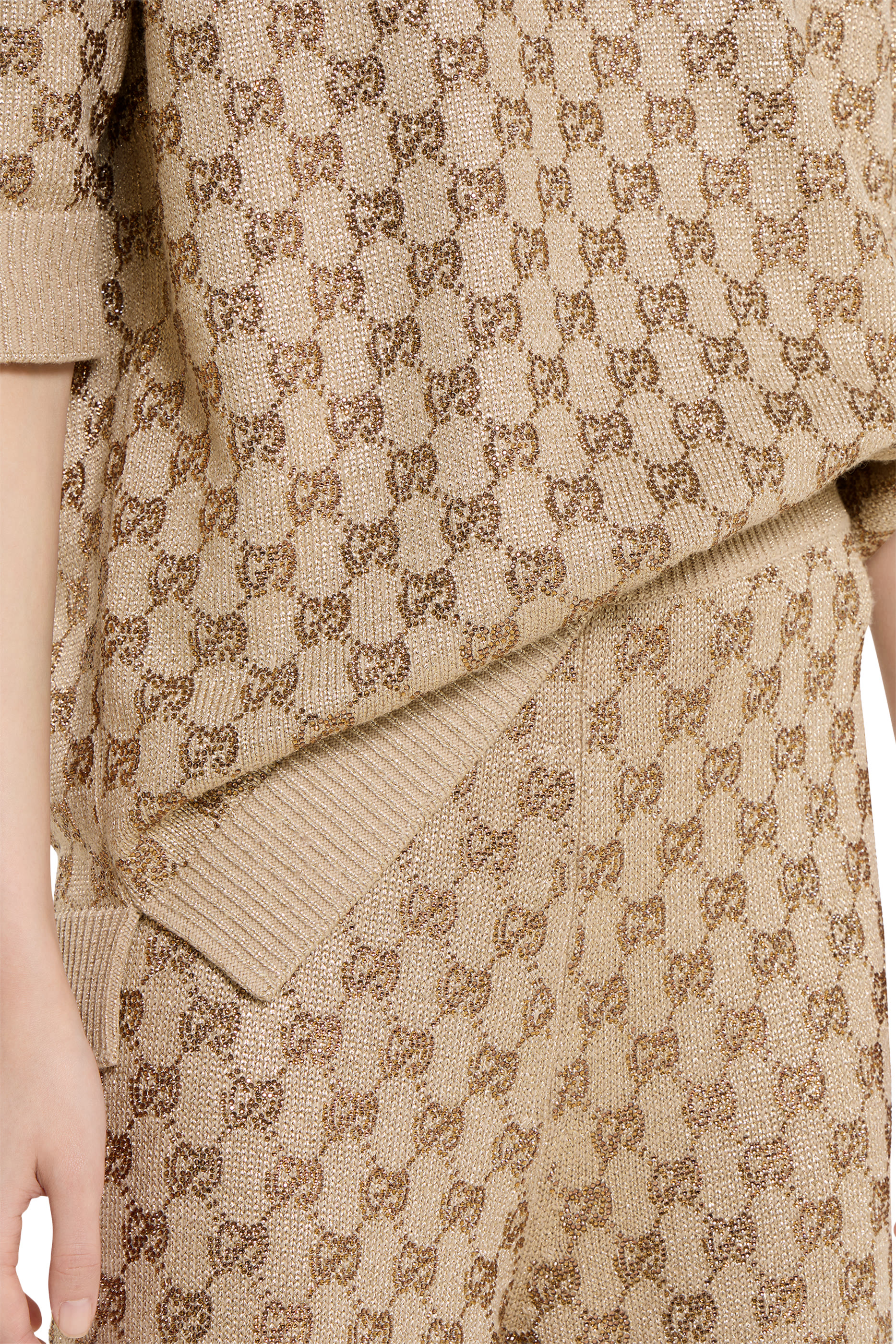 بنطال ليجر بنقشة شعار حرفي الماركة مرصع بالكريستال بالكامل 