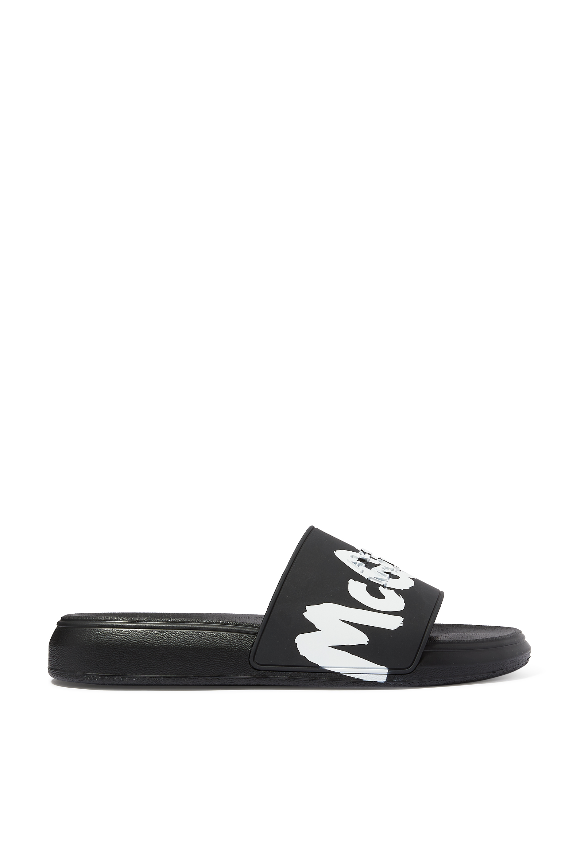 حذاء مفتوح بتصميم غرافيتي