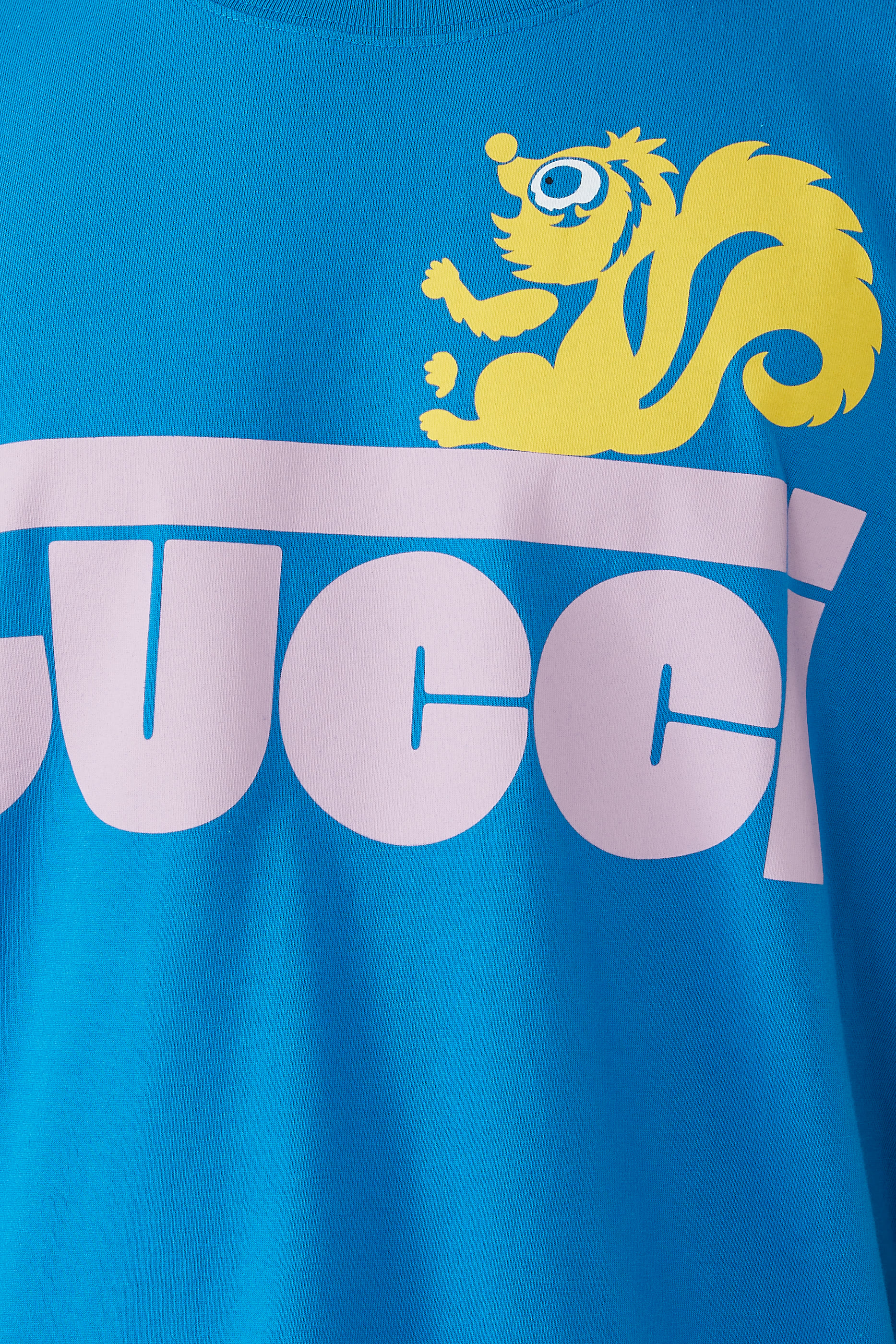 تيشيرت بطبعة ظربان وشعار الماركة بتصميم ريترو