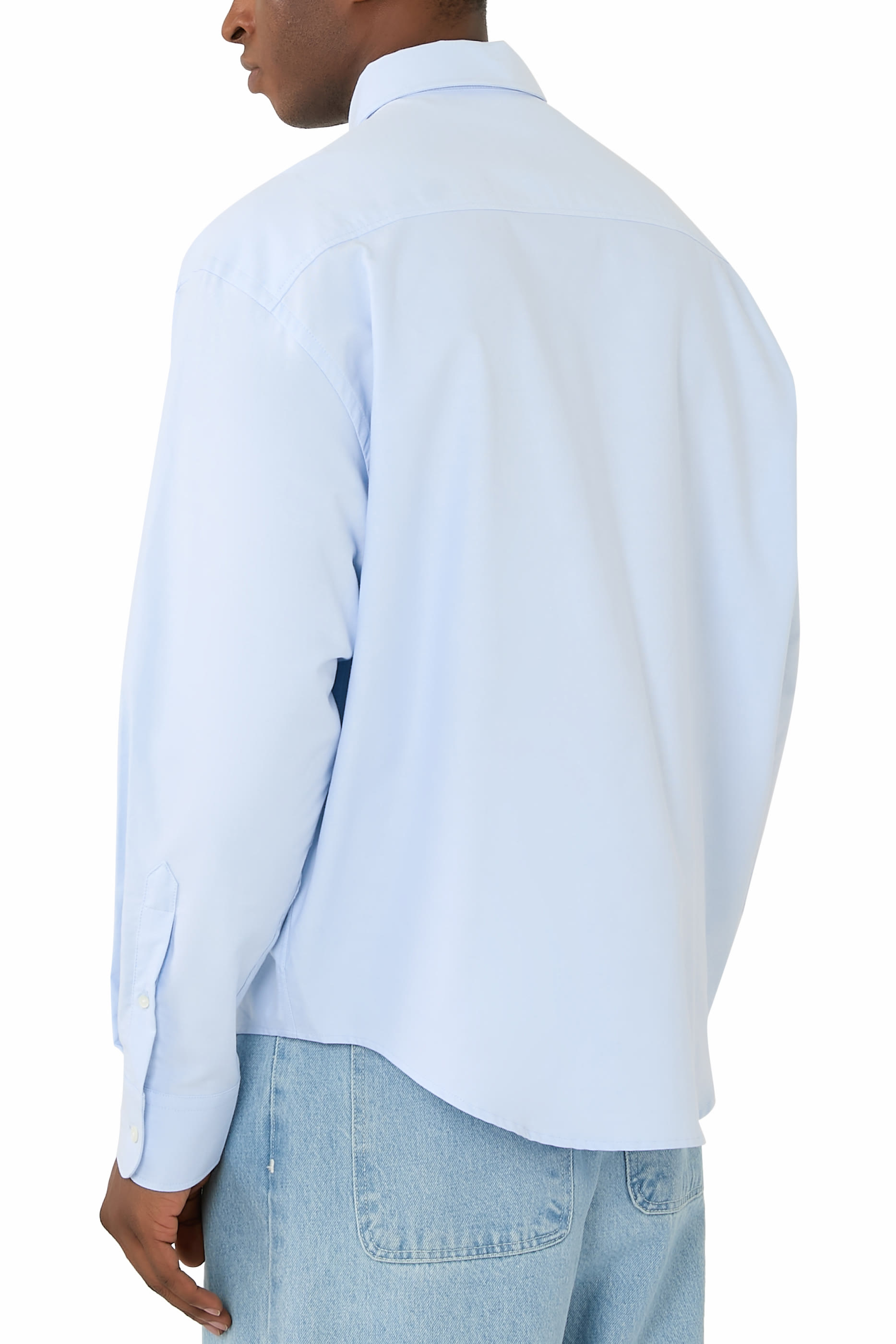 قميص بقصة مربعة