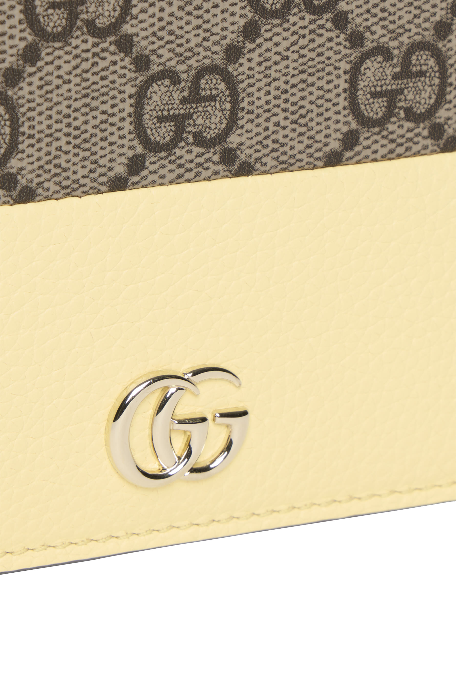 محفظة مارمونت ثنائية الطي بشعار الماركة وحمالة سلسلة