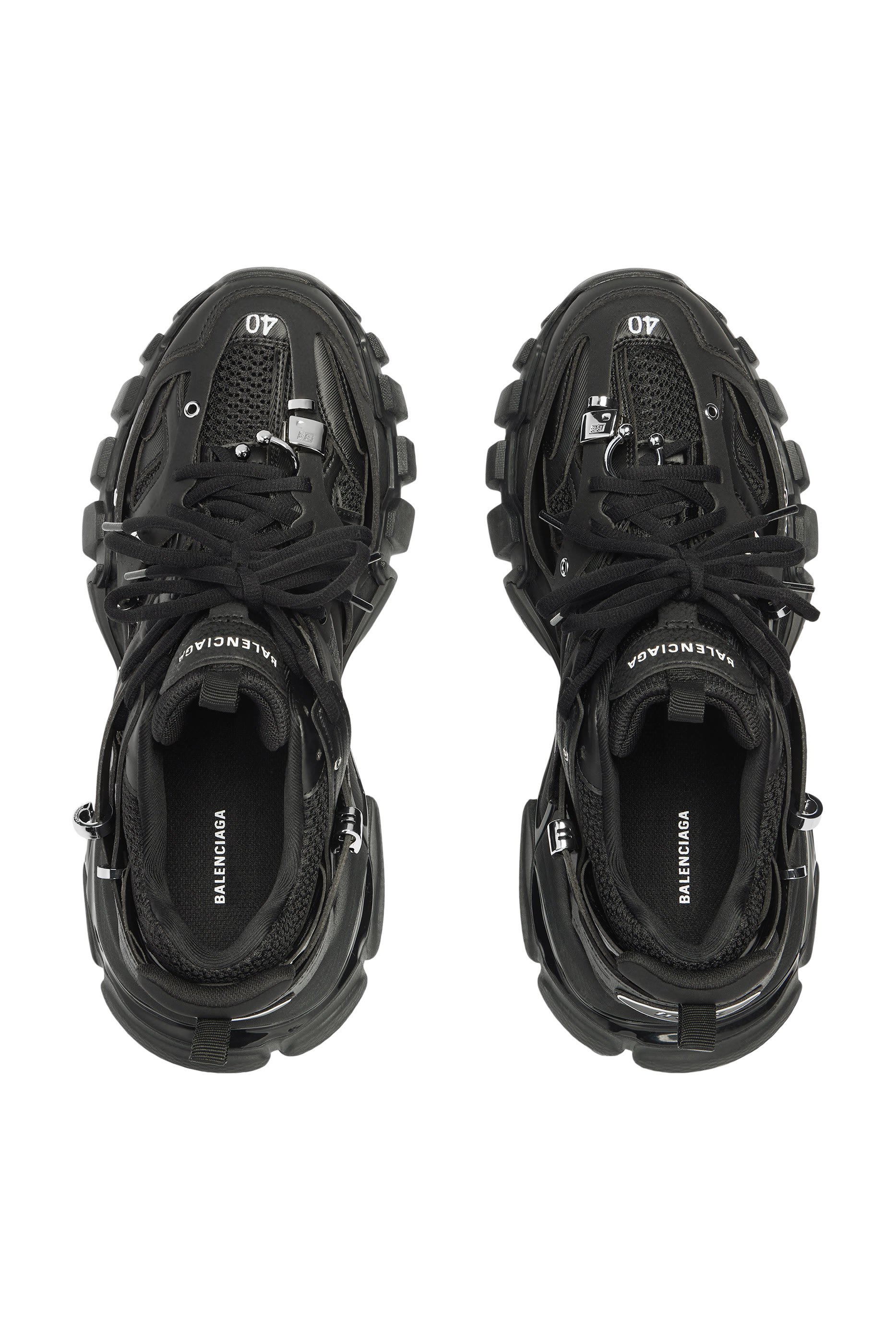 سنيكرز جري تراك مزين بحلي دائرية