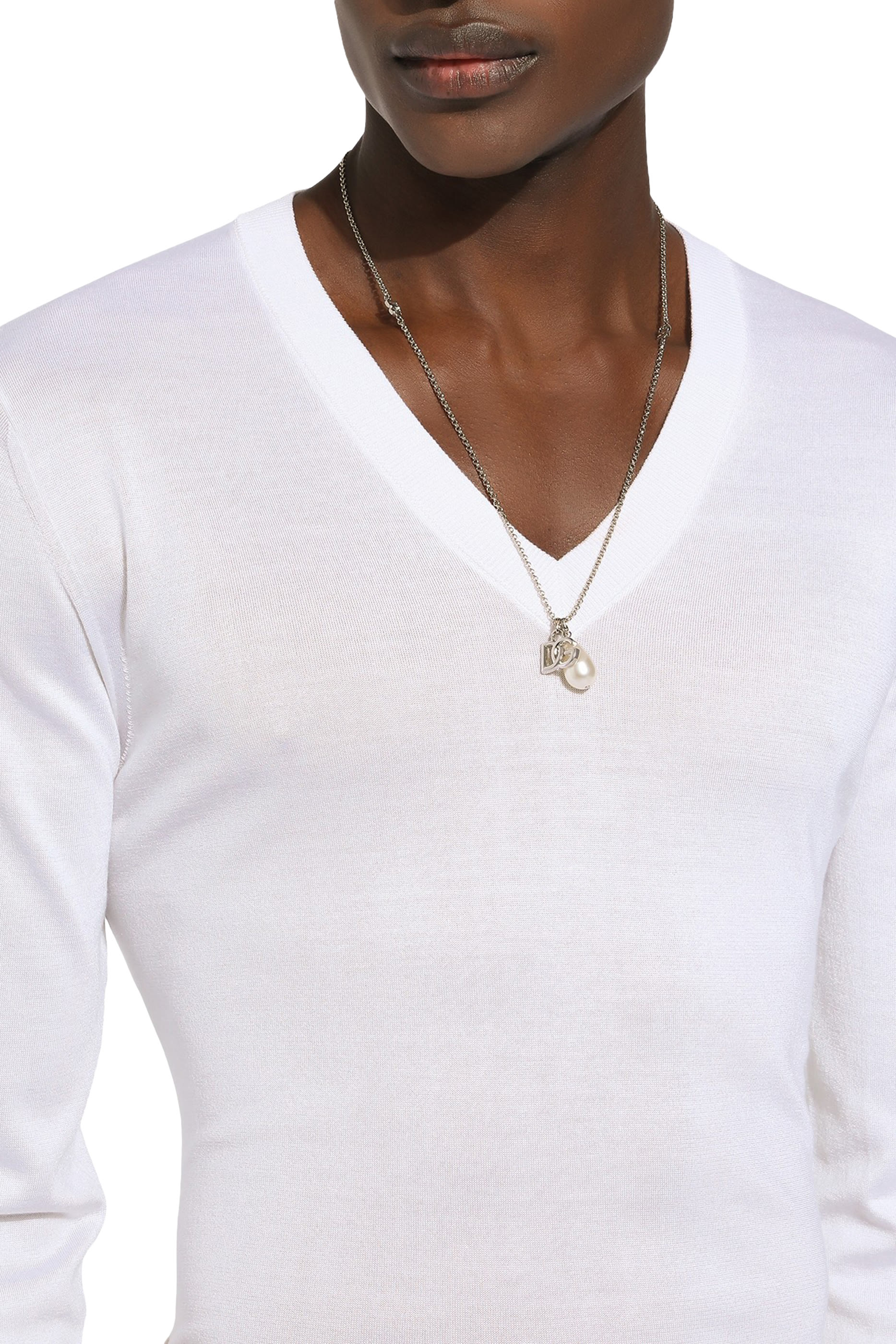 قلادة بدلايات بتصميم دمعة وشعار الماركة