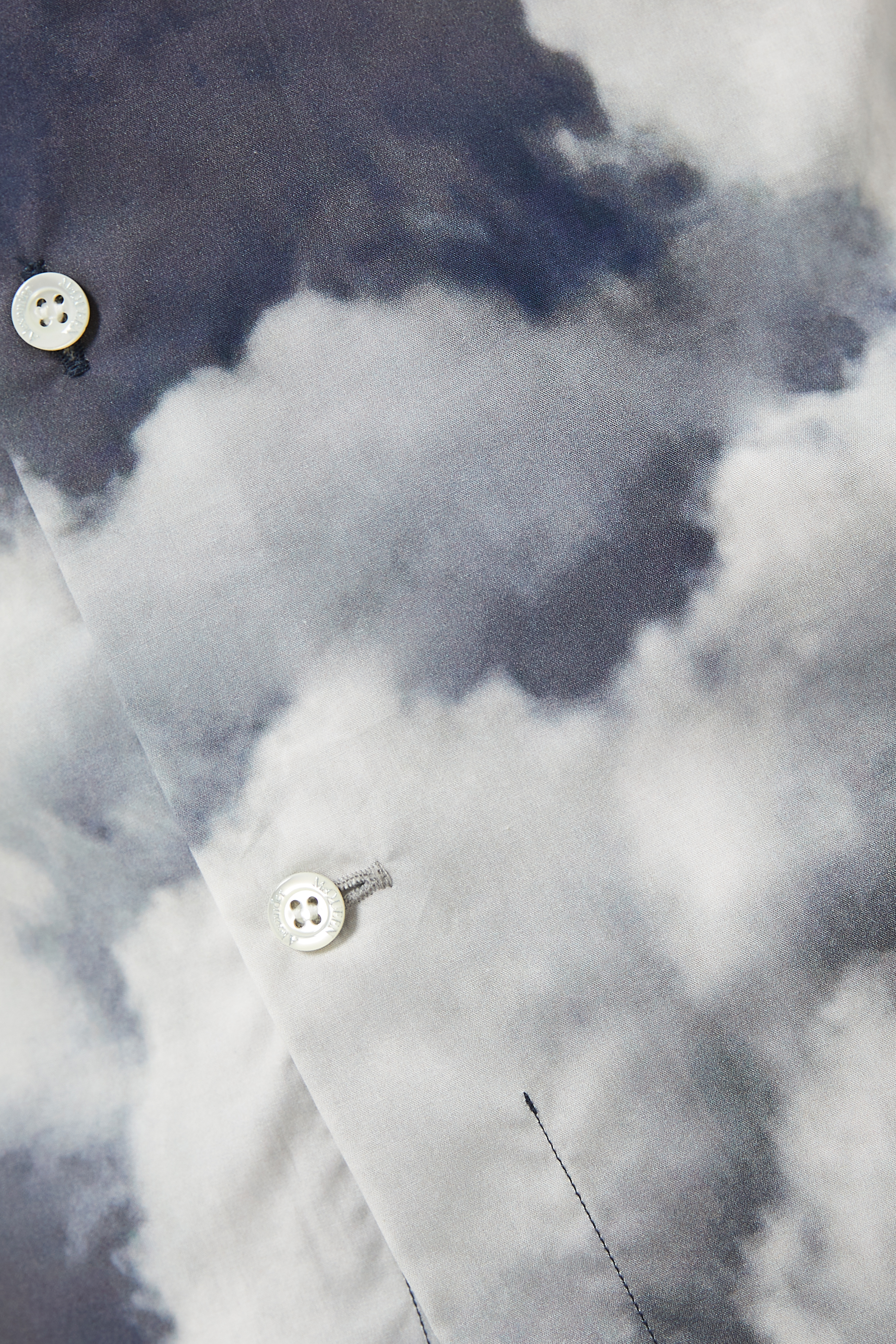 قميص ستورم سكاي