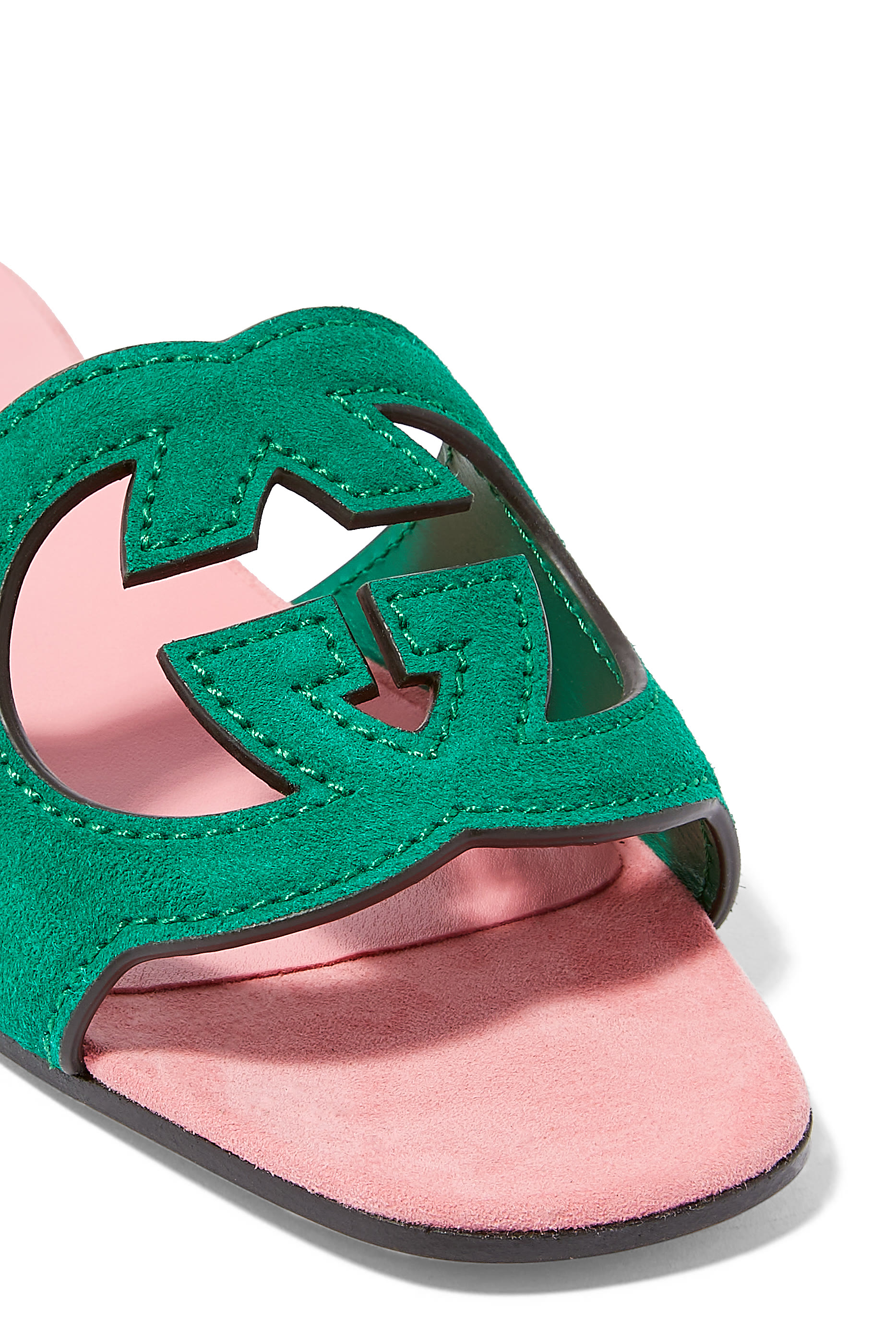 حذاء مفتوح من الخلف بحرف شعار الماركة بتصميم متداخل بفتحات