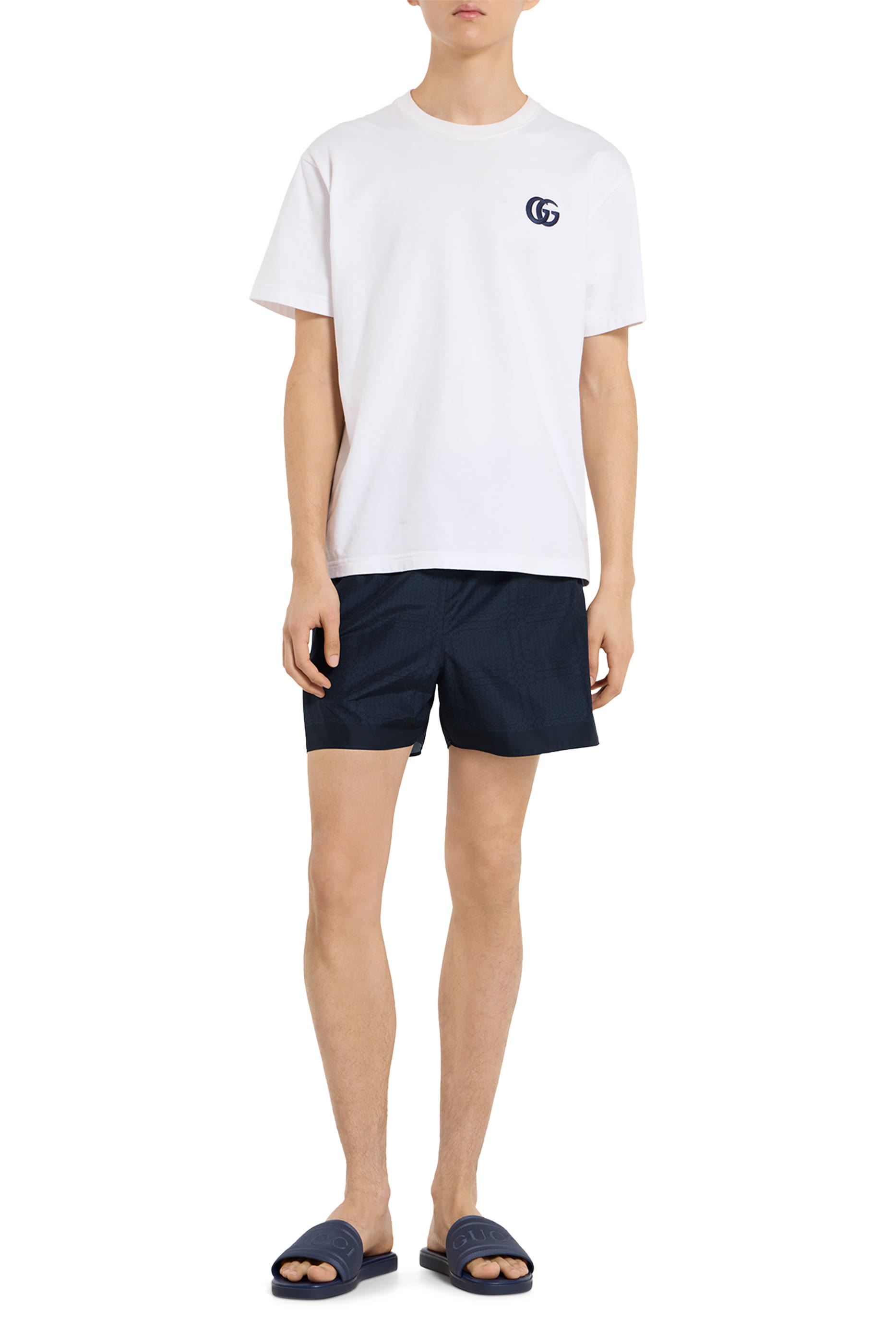 حذاء خفيف بشعار الماركة بلون مماثل