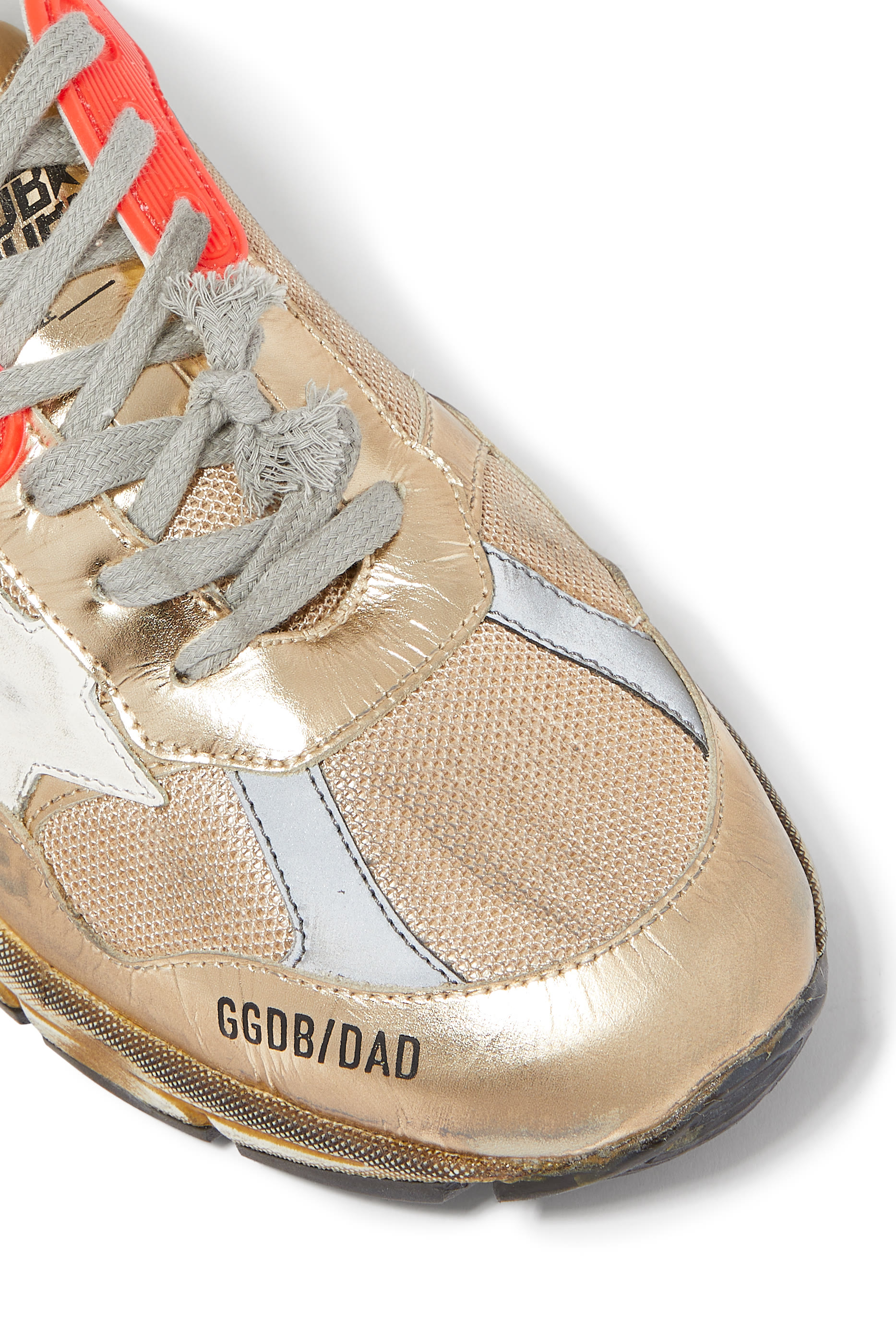 سنيكرز داد ستار