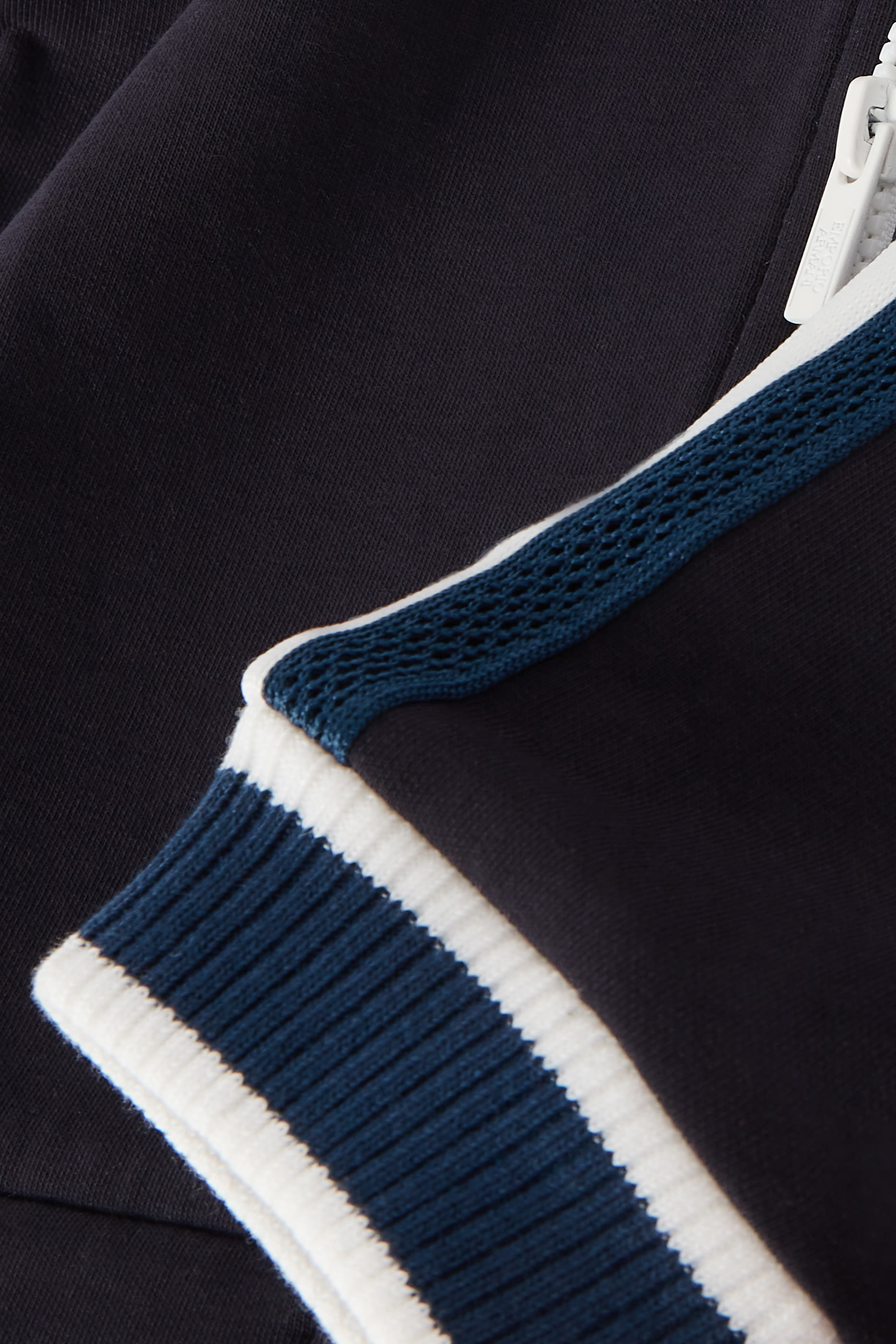 سويت شيرت بشريط بشعار الماركة وسحّاب للأطفال