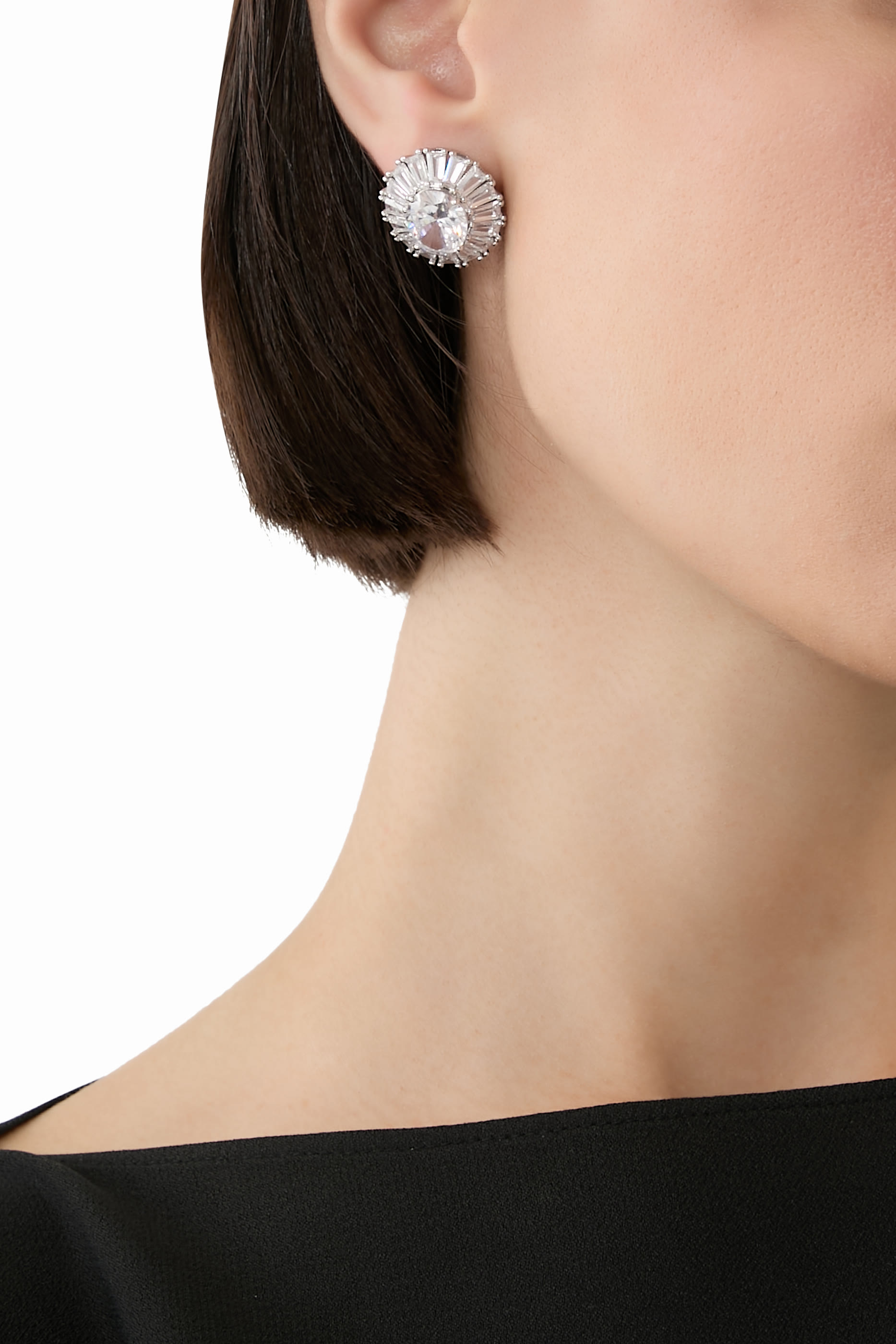 أقراط بتصميم زر مرصعة بأحجار زركونيا مكعبة مستطيلة وبيضاوية، نحاس مطلي بالروديوم