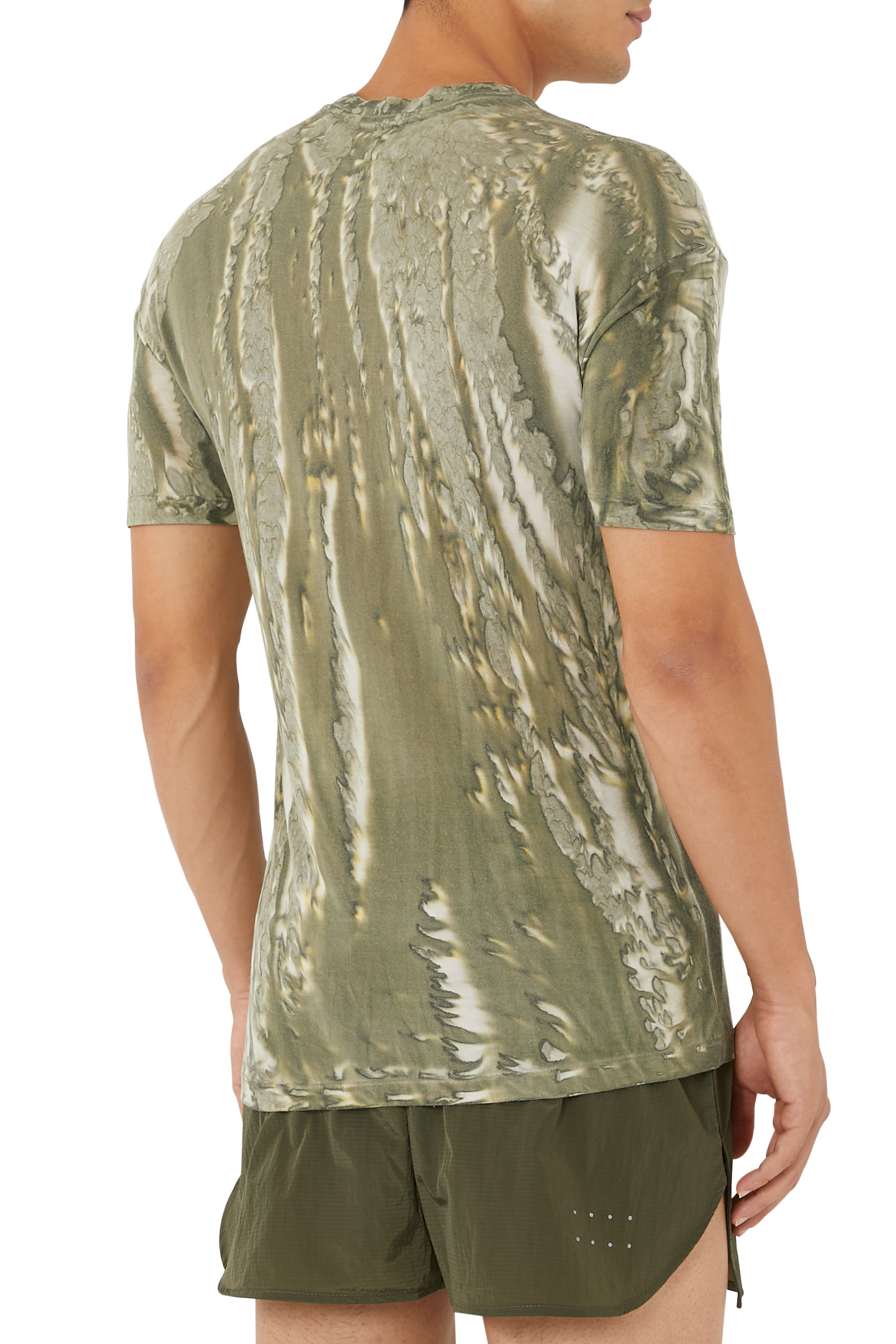 تيشيرت إيزي قماش كولاجين بصبغة بارزة الملمس