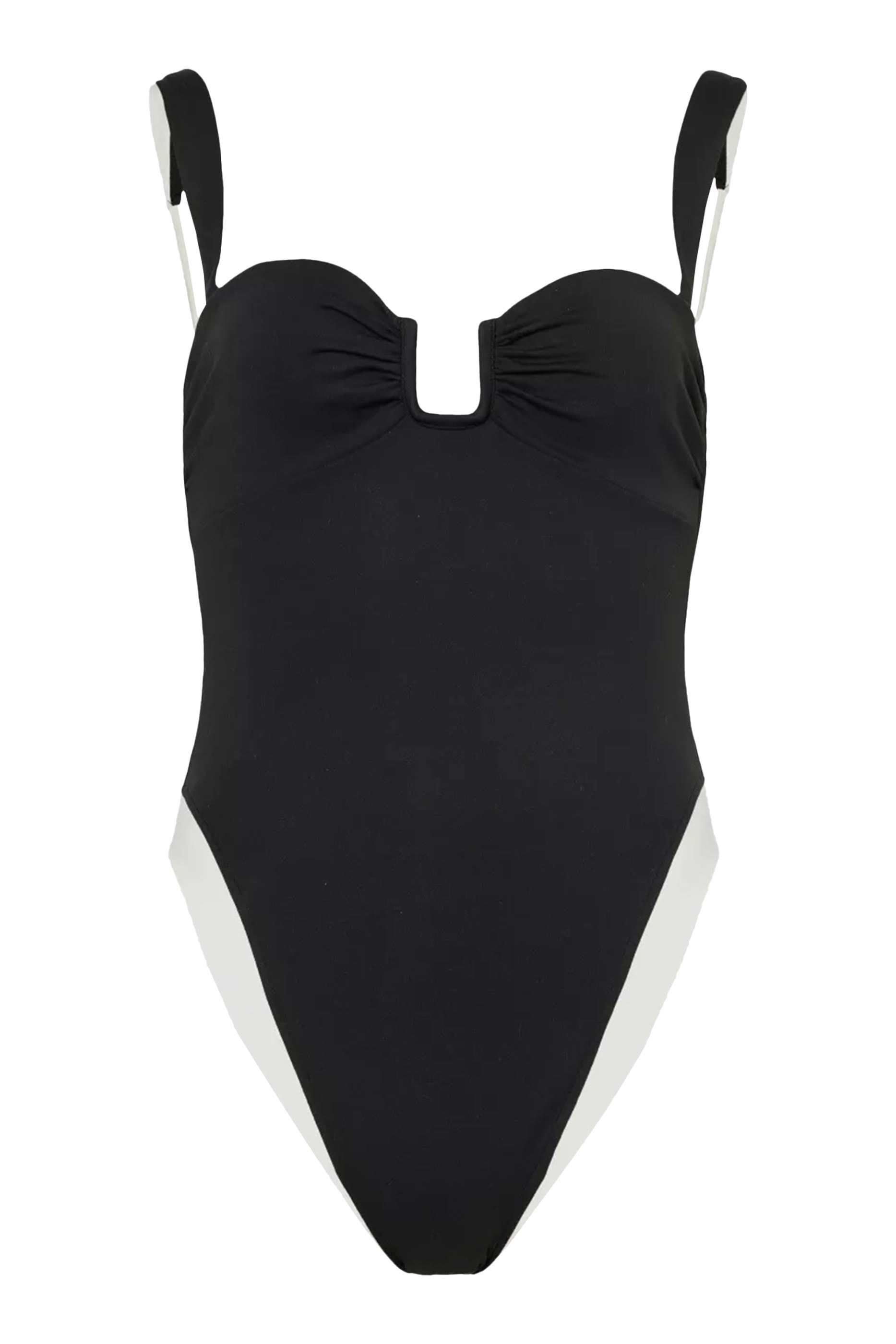 بدلة سباحة كان بتصميم قطعة واحدة