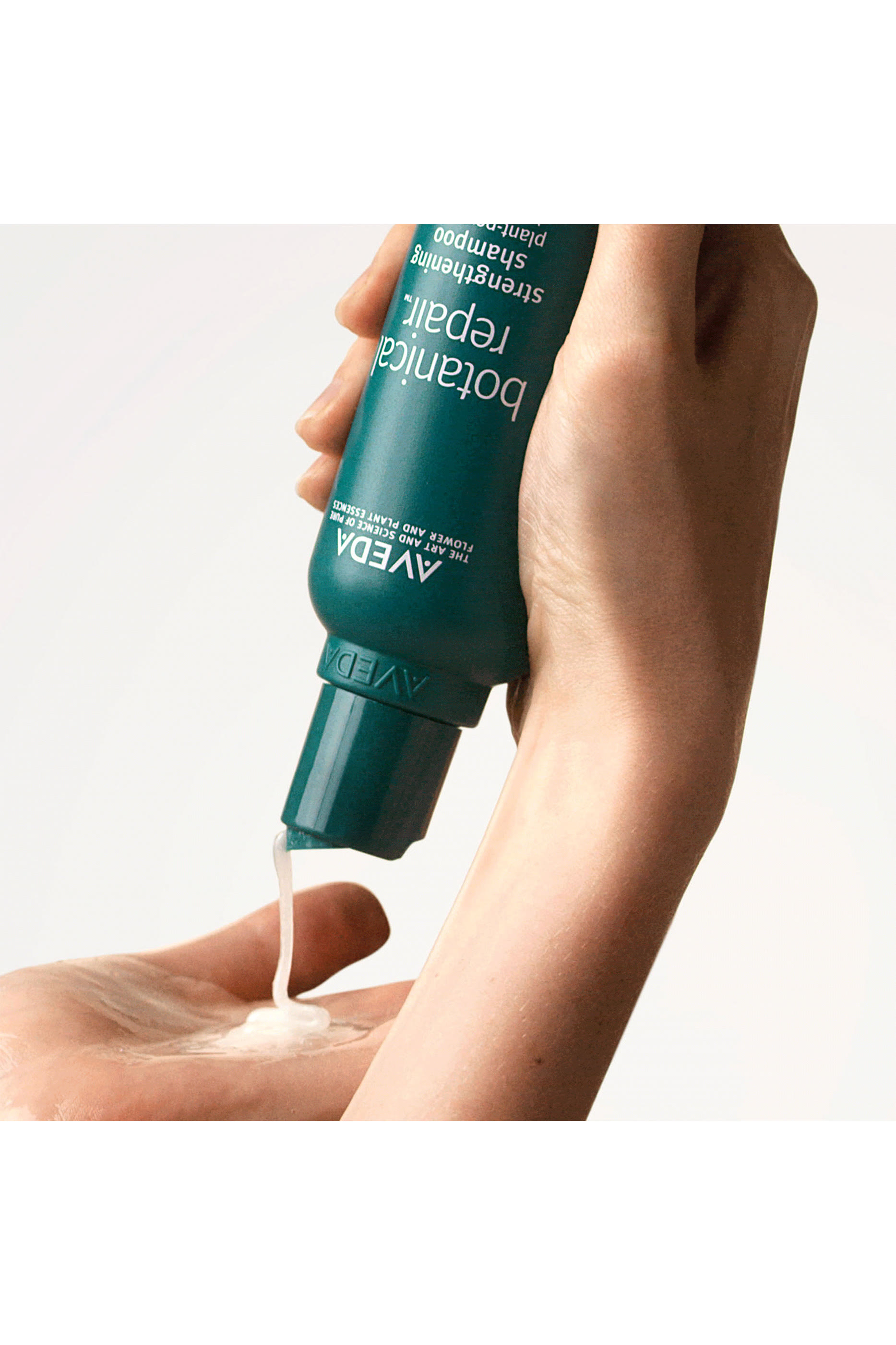 مجموعة هدايا أساسية بوتانيكال ريبير لتقوية الشعر