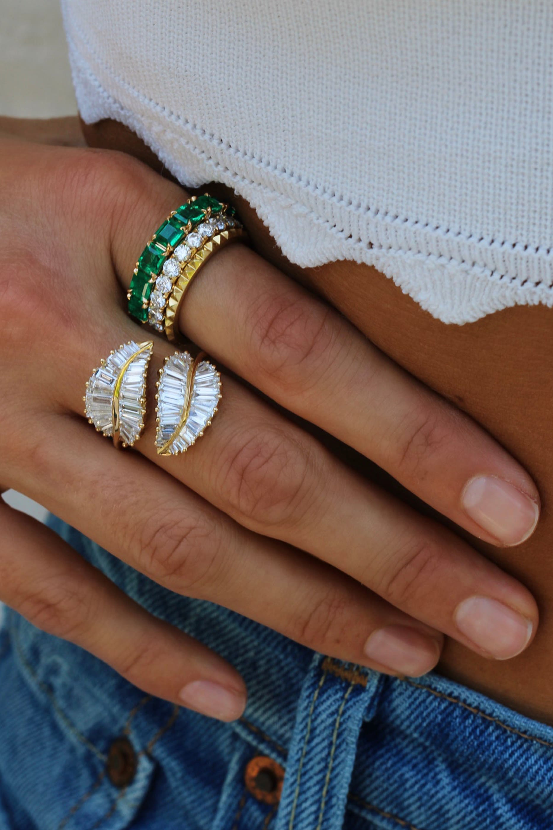 خاتم كلاسيكي بتصميم ورق نخيل مرصع بماس، ذهب أصفر عيار 18