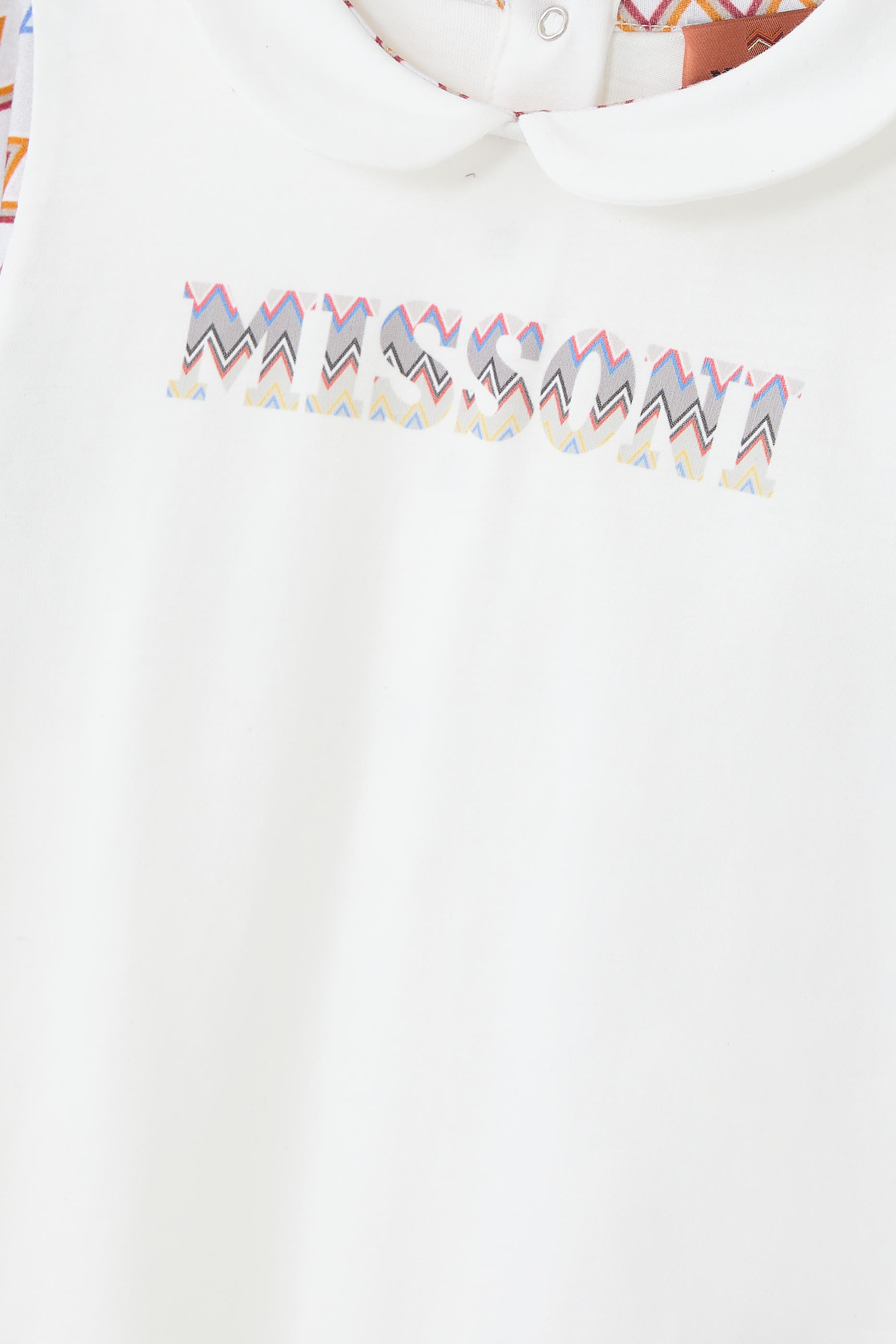 طقم بلاي سوت بشعار الماركة للأطفال