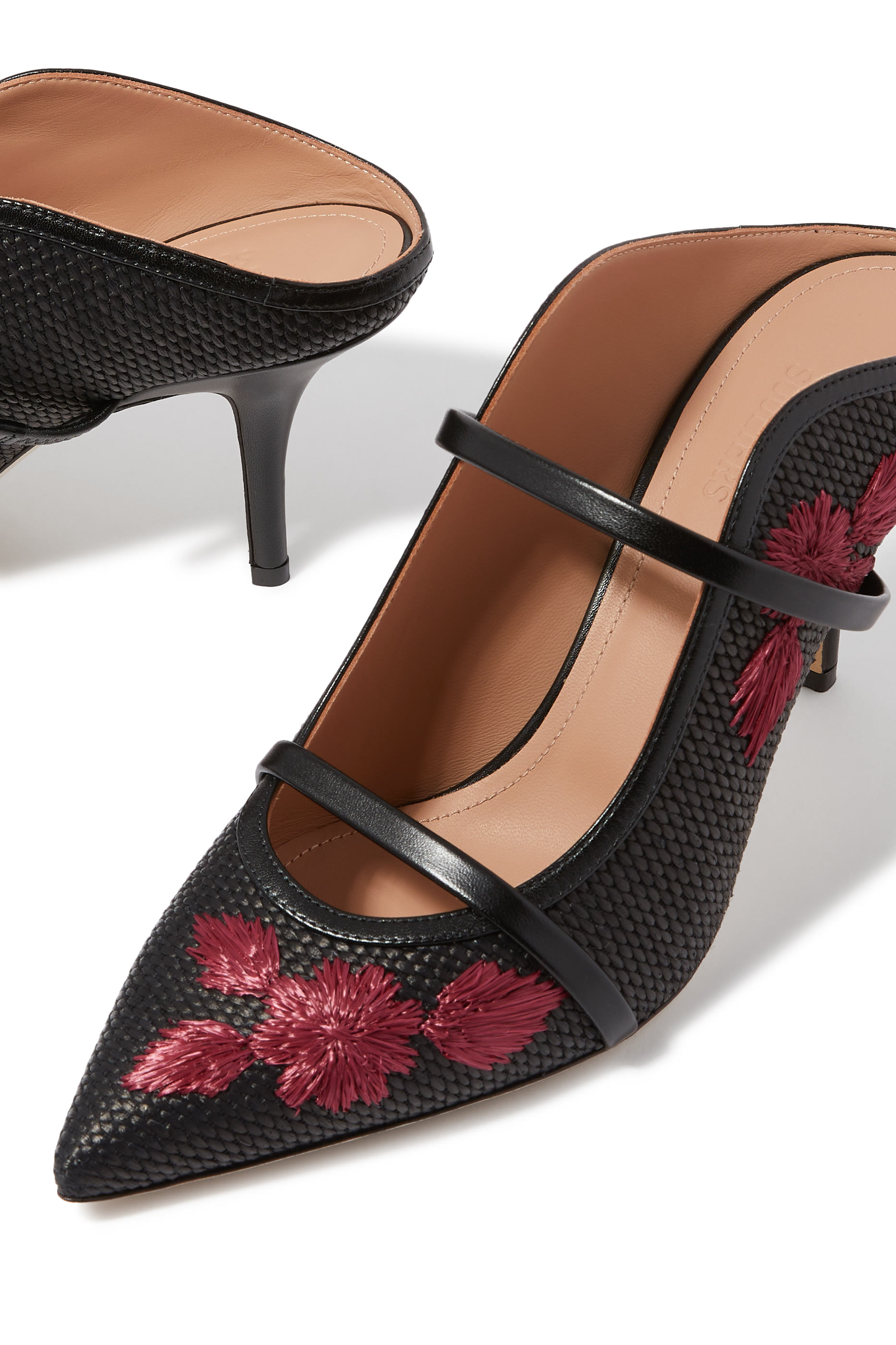 حذاء مورين 70 مفتوح من الخلف بمقدمة مدببة