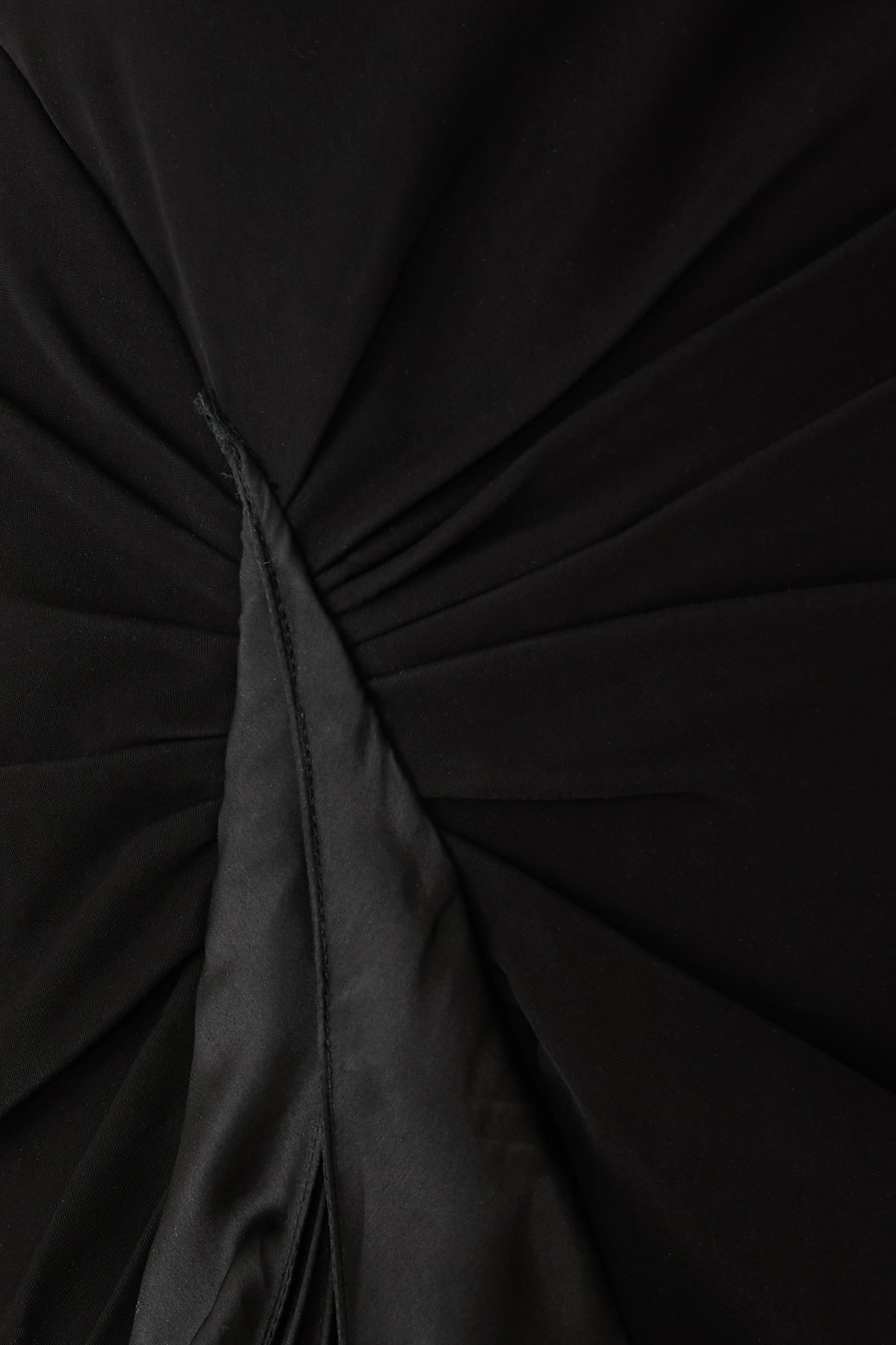 فستان سهرة لونا بفتحة