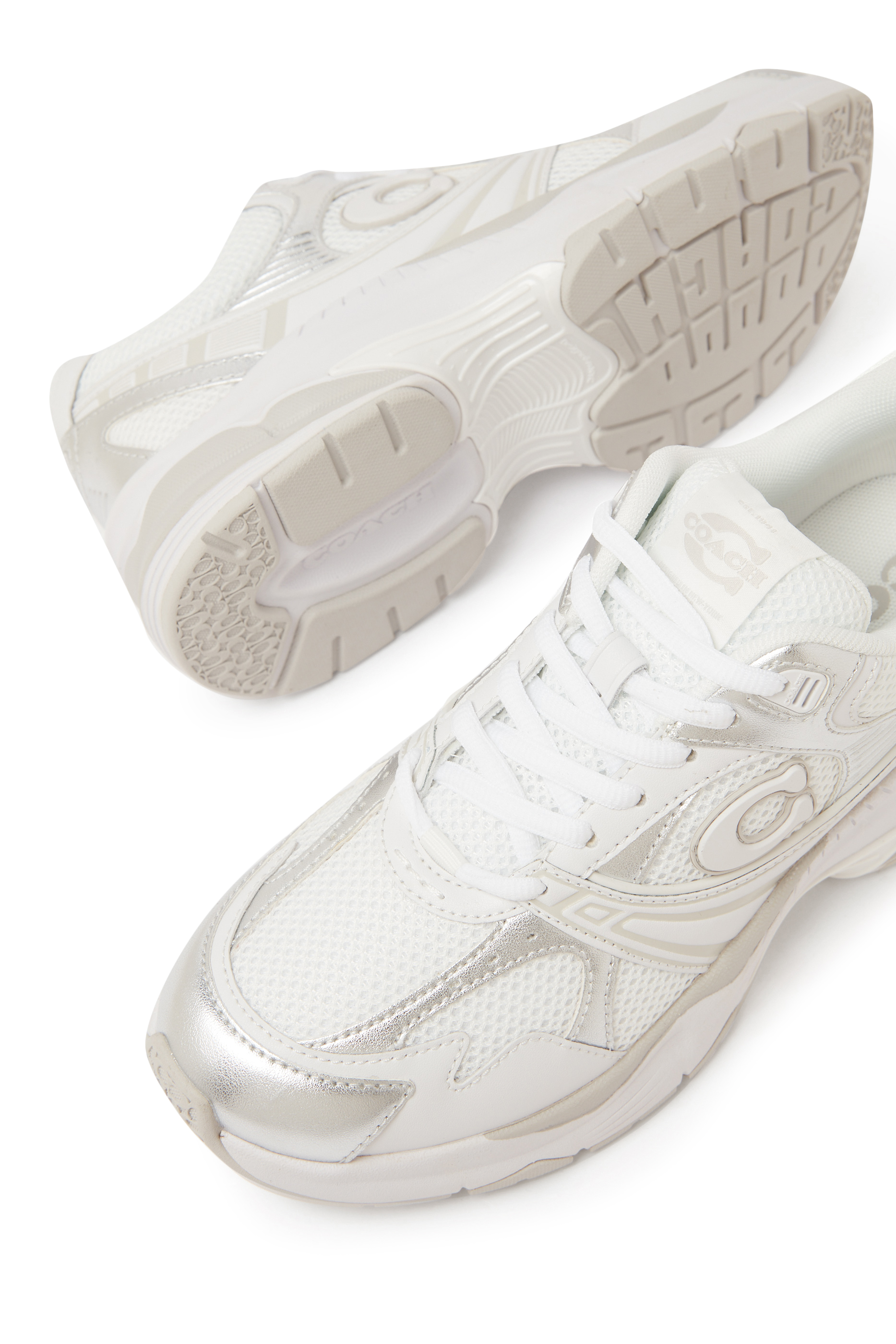 سنيكرز قماش شبكي