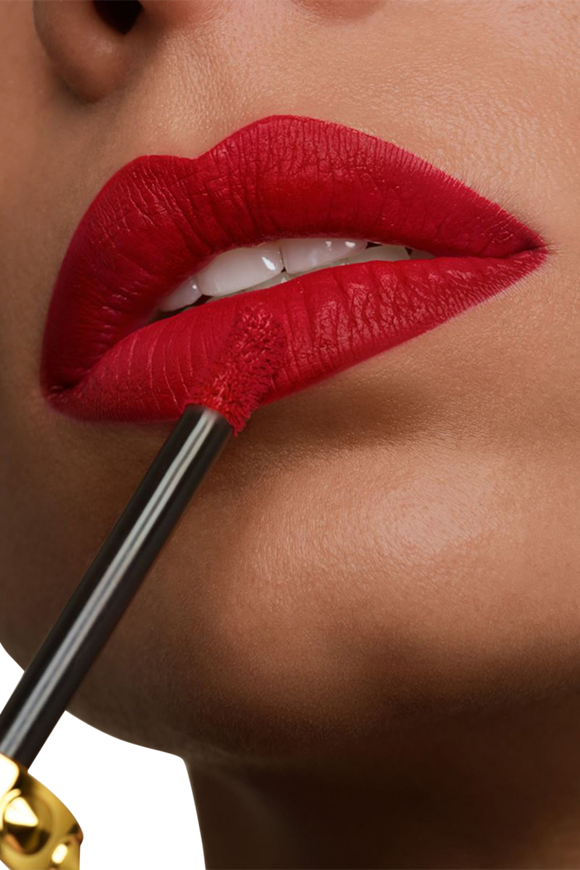 أحمر شفاه انسيابي غير لامع