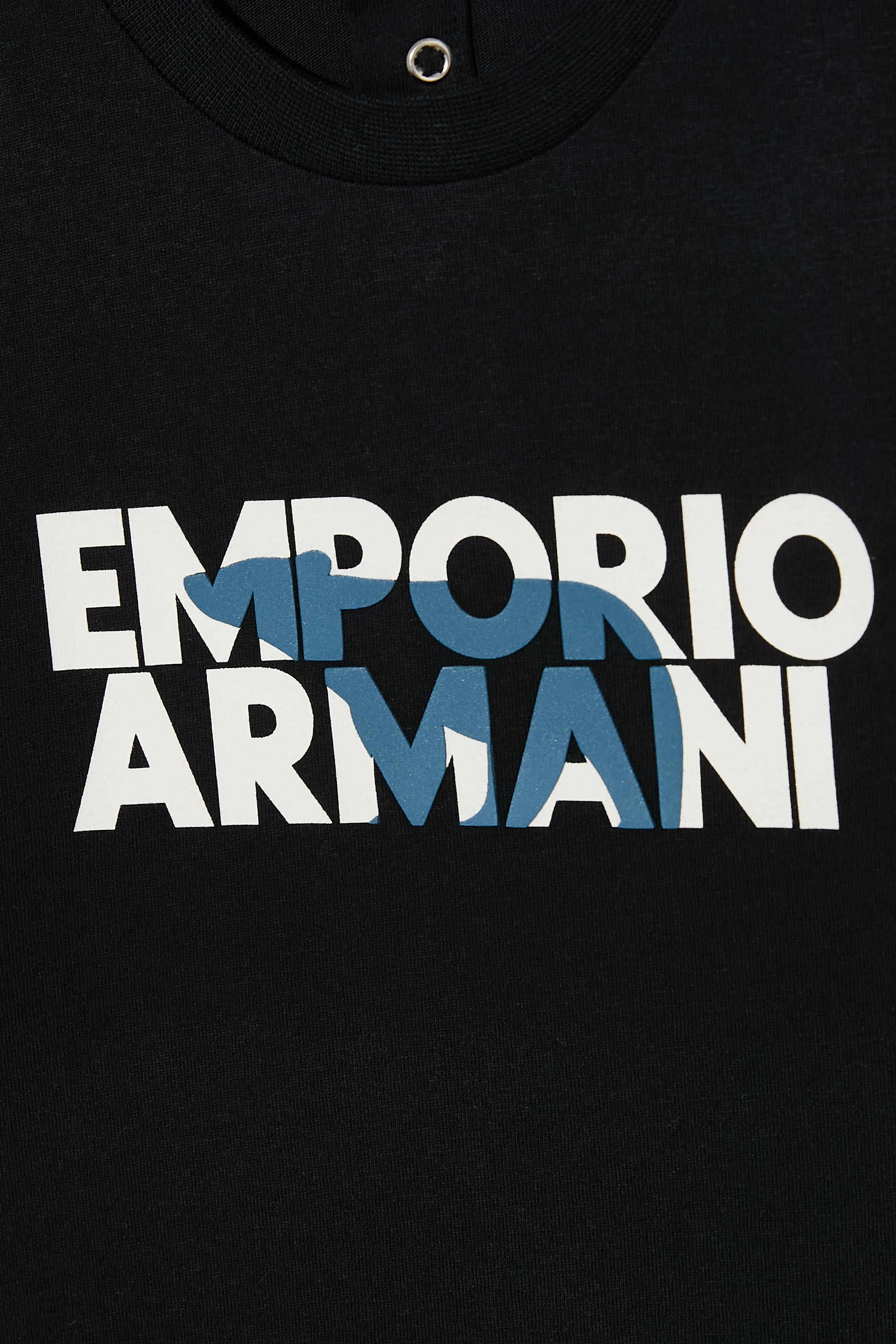 تيشيرت بشعار الماركة للأطفال