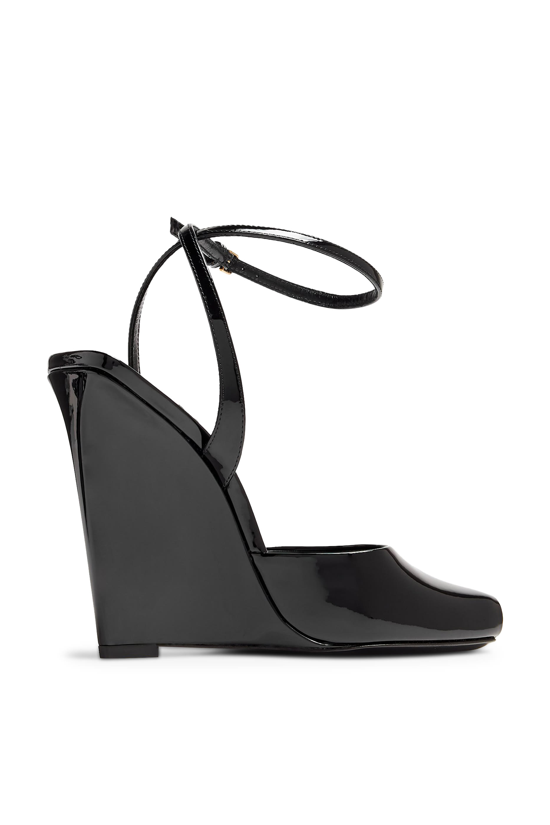 صندل لا سكاندال بكعب ويدج 110